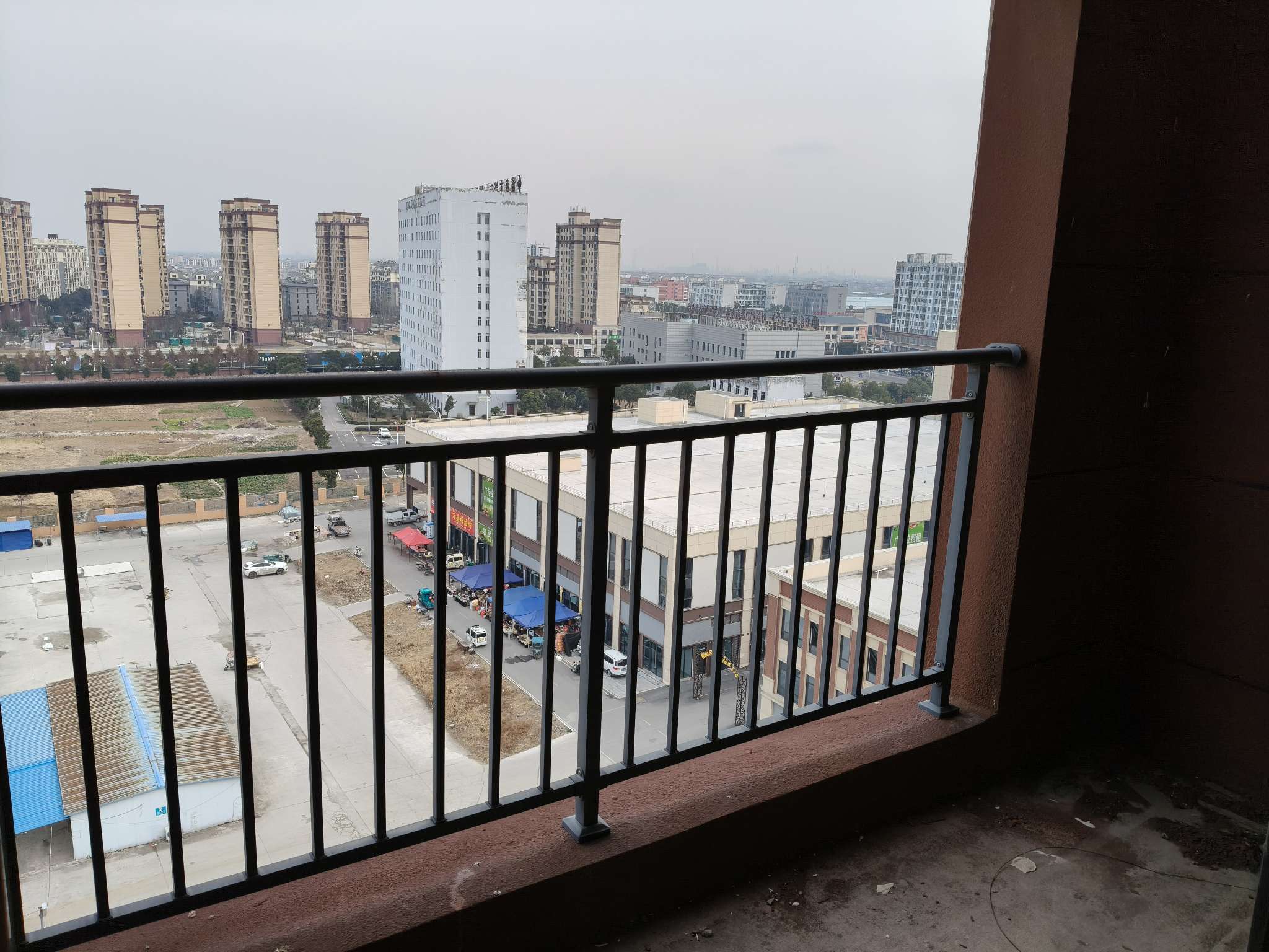 万盛阳光城市 122平三室两卫 学区房交通便利 毛坯随意装_8