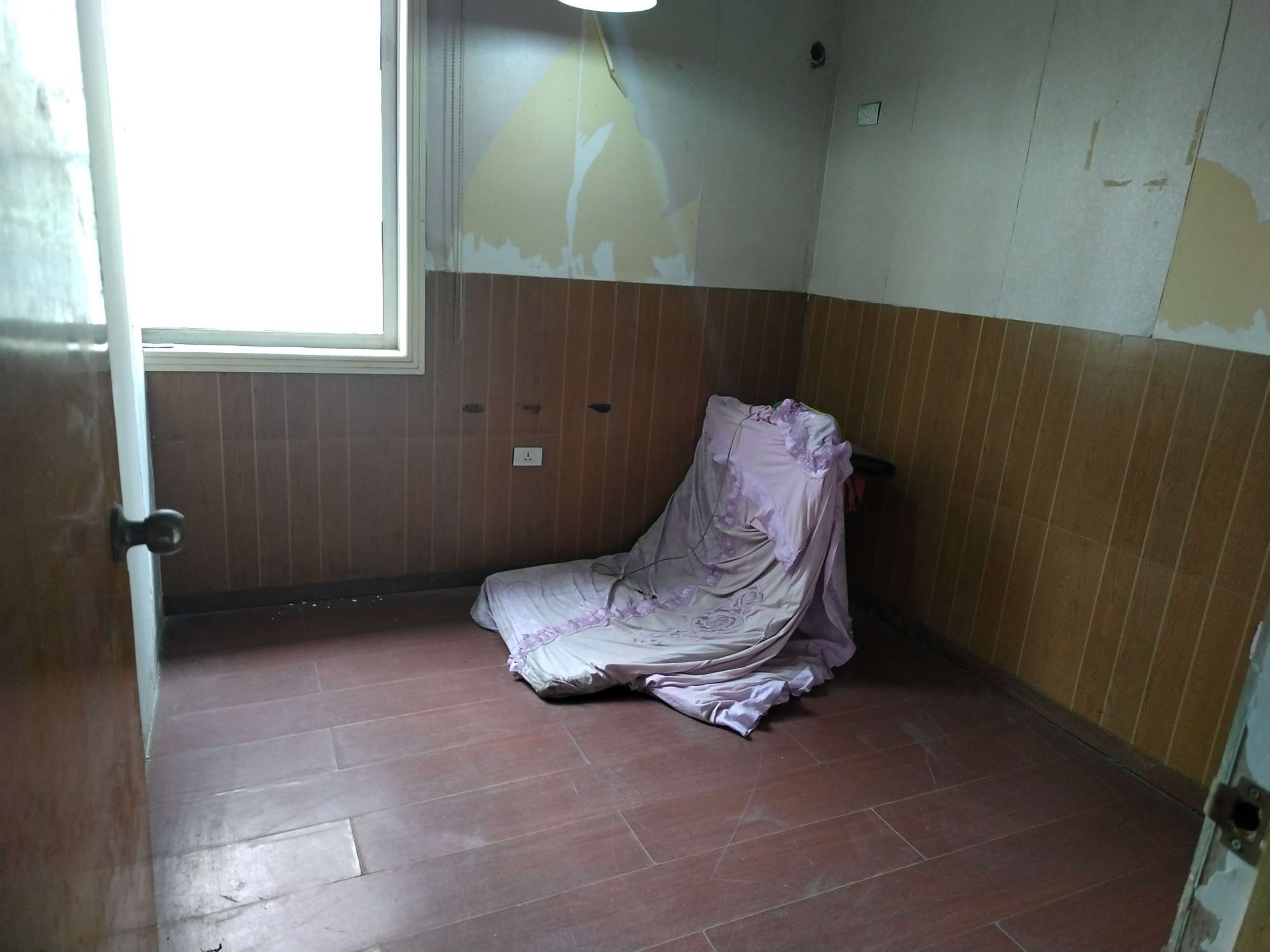 菊苑小区 95平 临街商铺 上下水 优质地段出租_8
