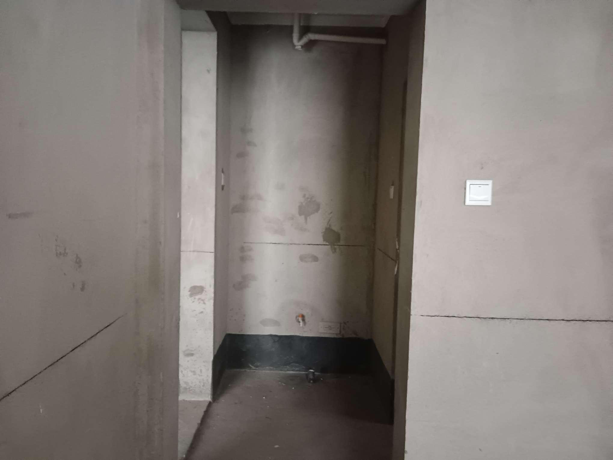 上郑广场 92平 南向两室 满两年 交通便利_8