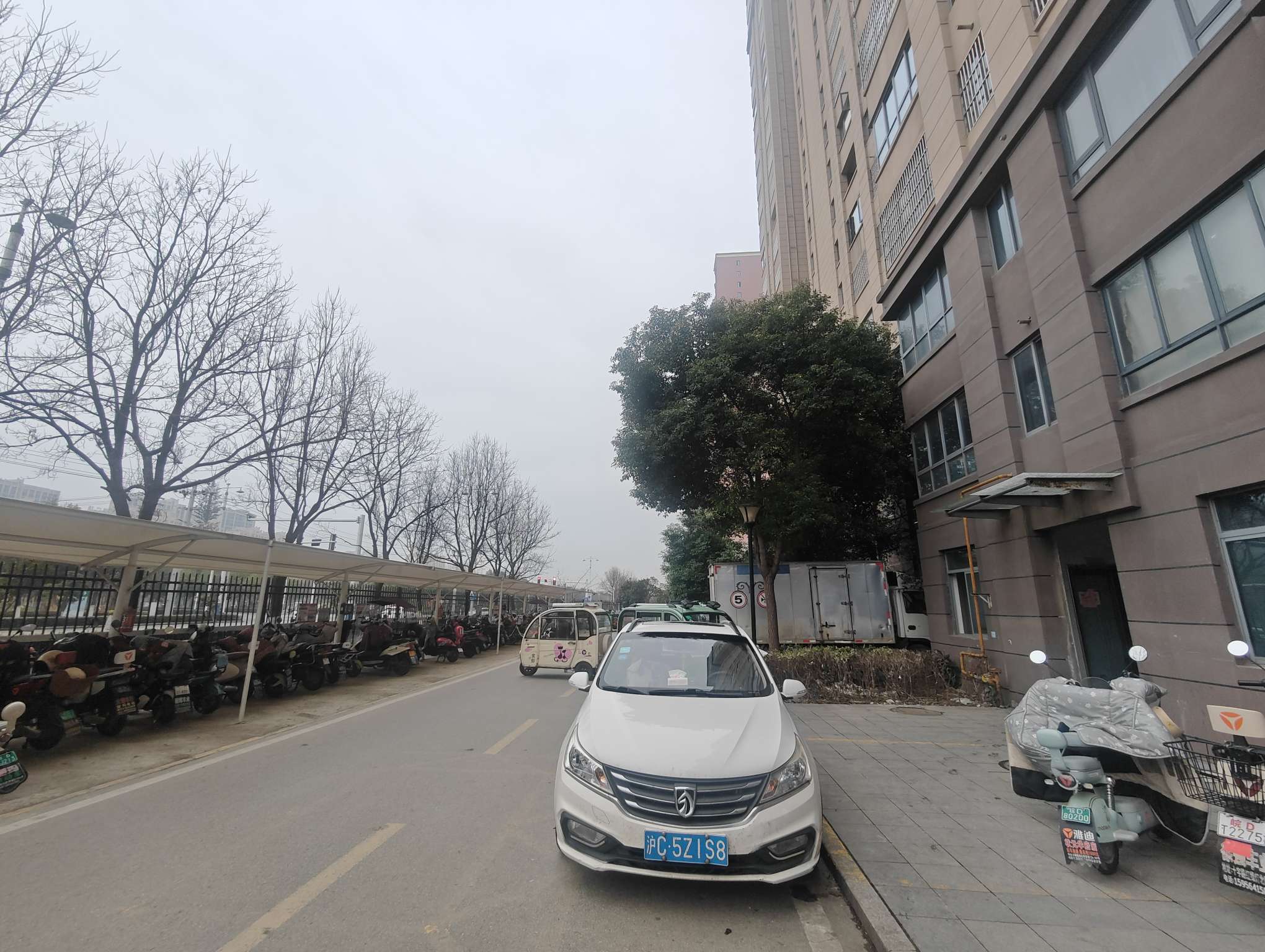 书香门第 92平 三室两厅 学区房 交通便利 简装好房_6