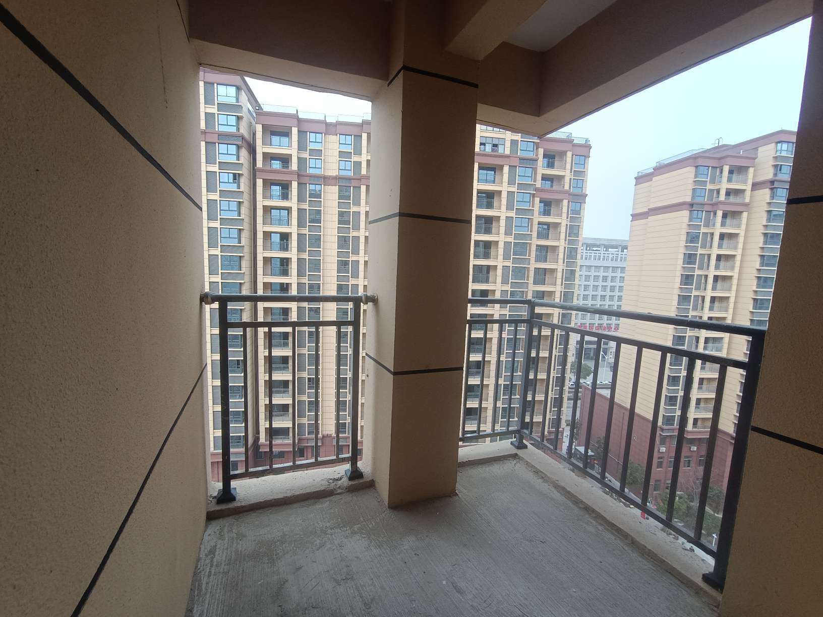 泰府名邸 116平 三室两厅 南向采光好 毛坯交通便利_8