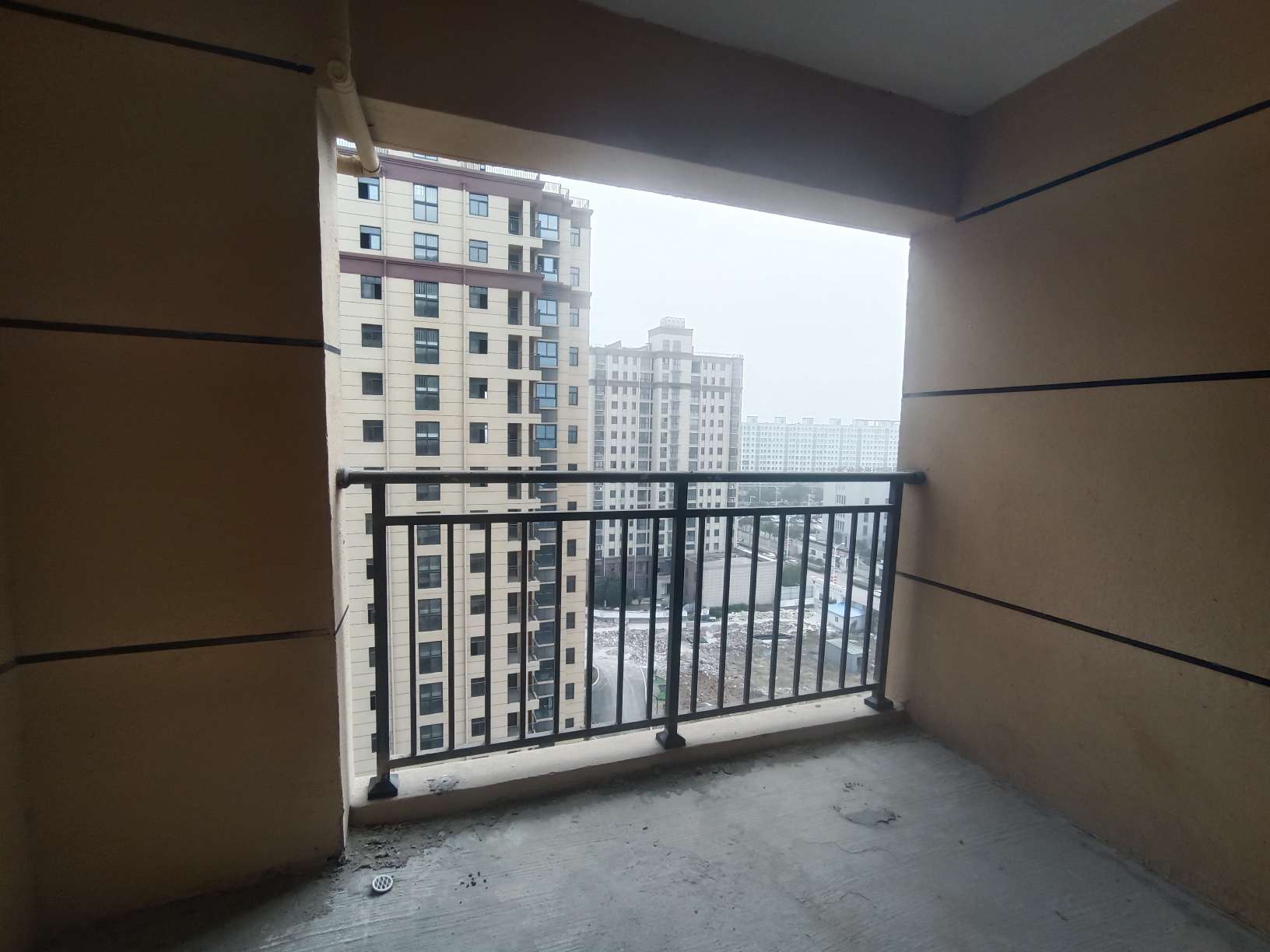 泰府名邸 116平 三室两厅 南向采光好 毛坯交通便利_7