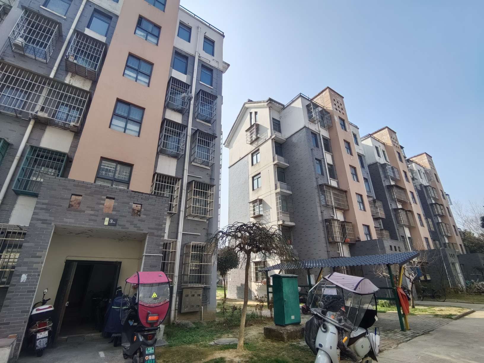 谢家集新村D区 96平 两室一厅 南向采光好 毛坯房 随时看房_9