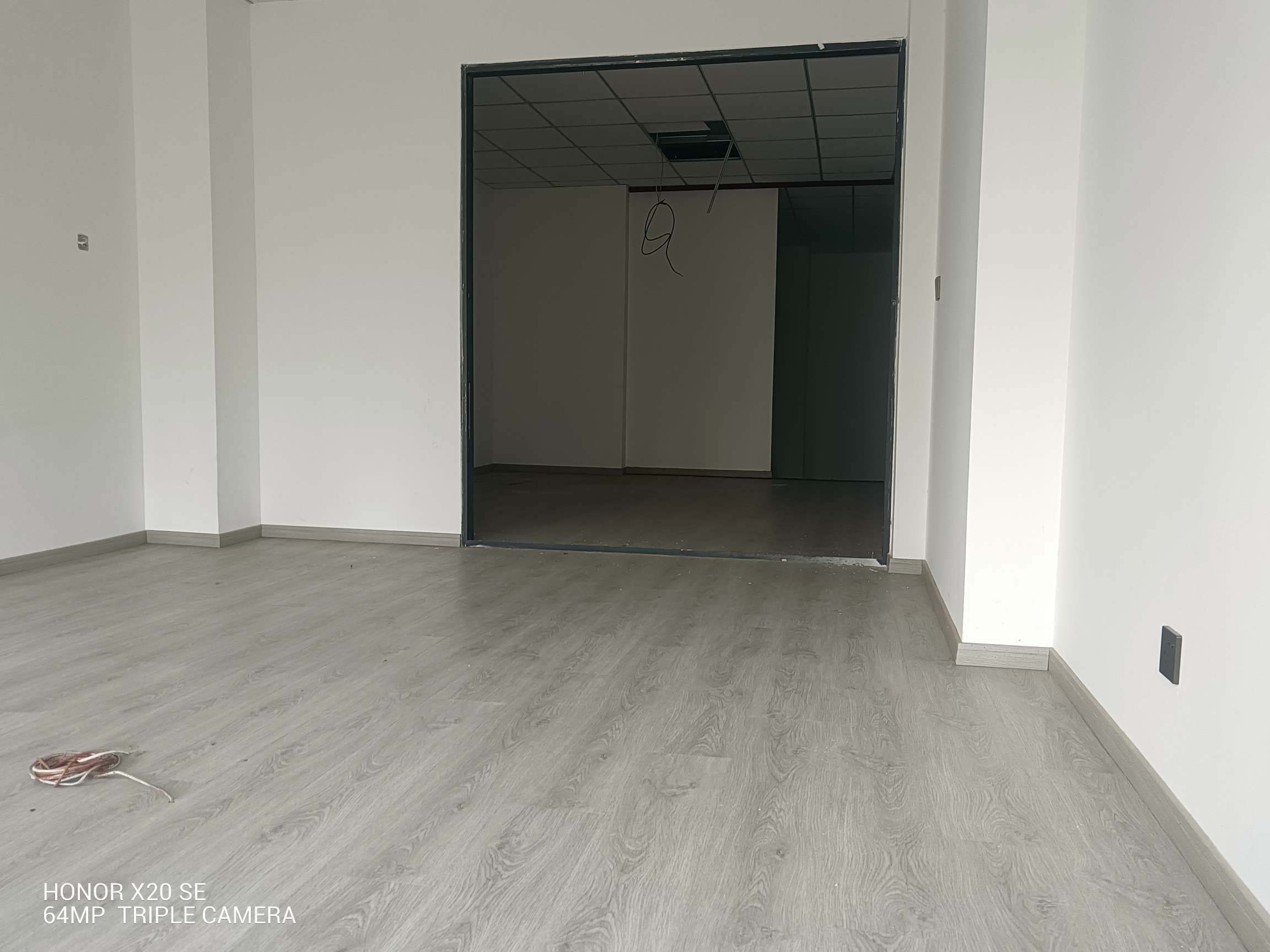 力达明和绿洲 99平 临街精装商铺 有上下水 优质地段_9