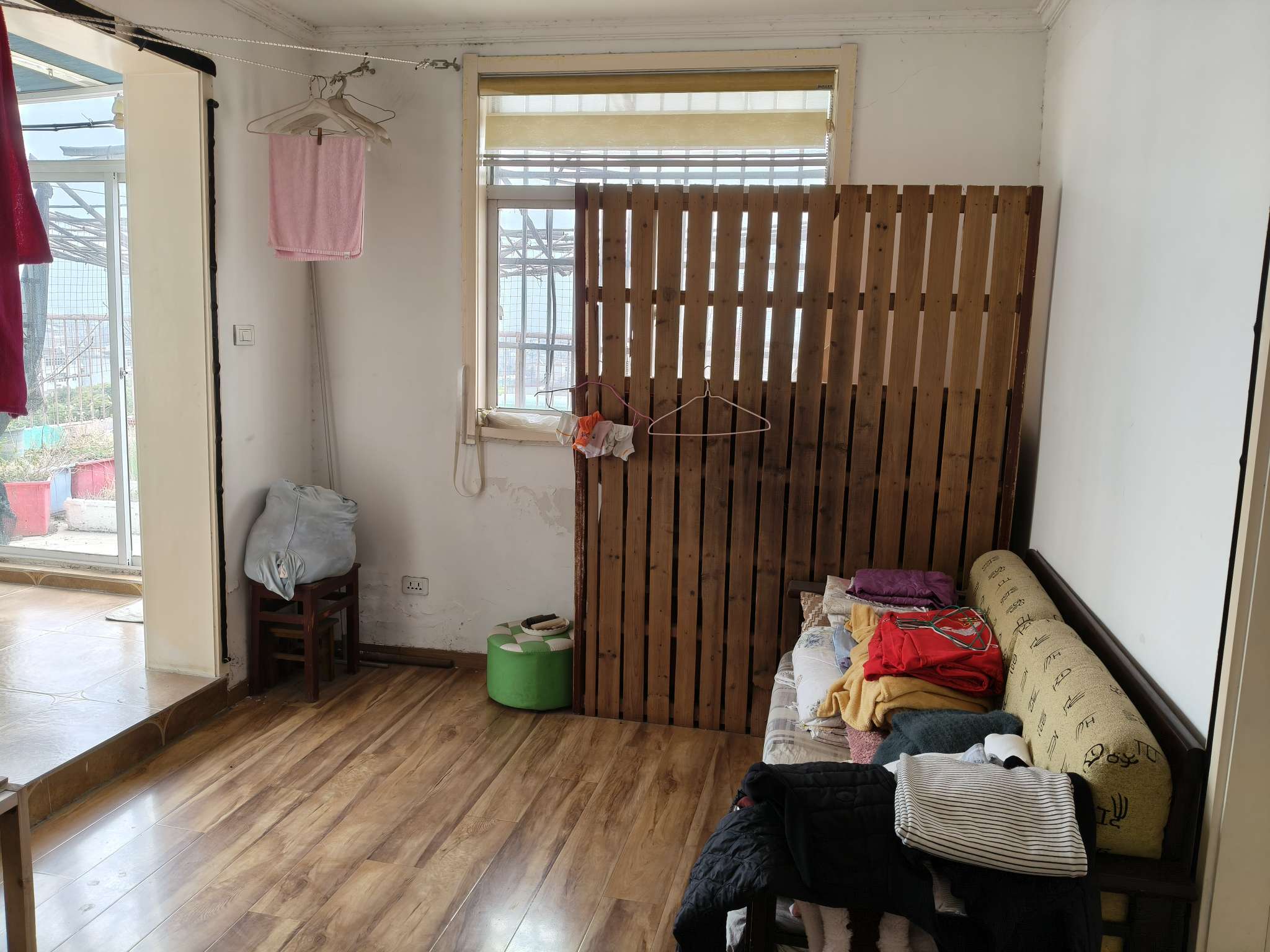 新城一号150平南向三室 简装 交通便利_10