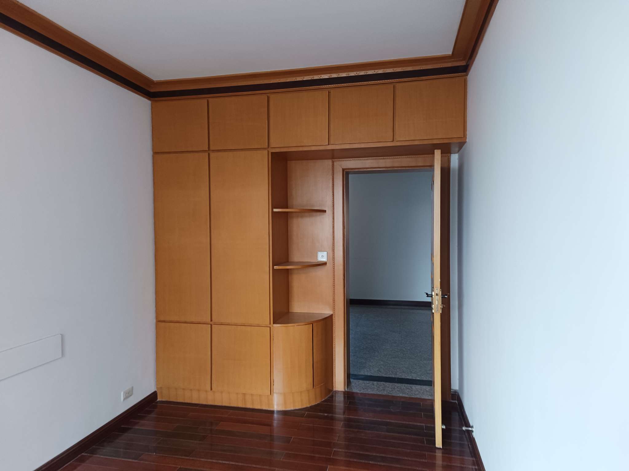 勘探村城建小区 76平 两室两厅 简装出租 月租仅700元_5