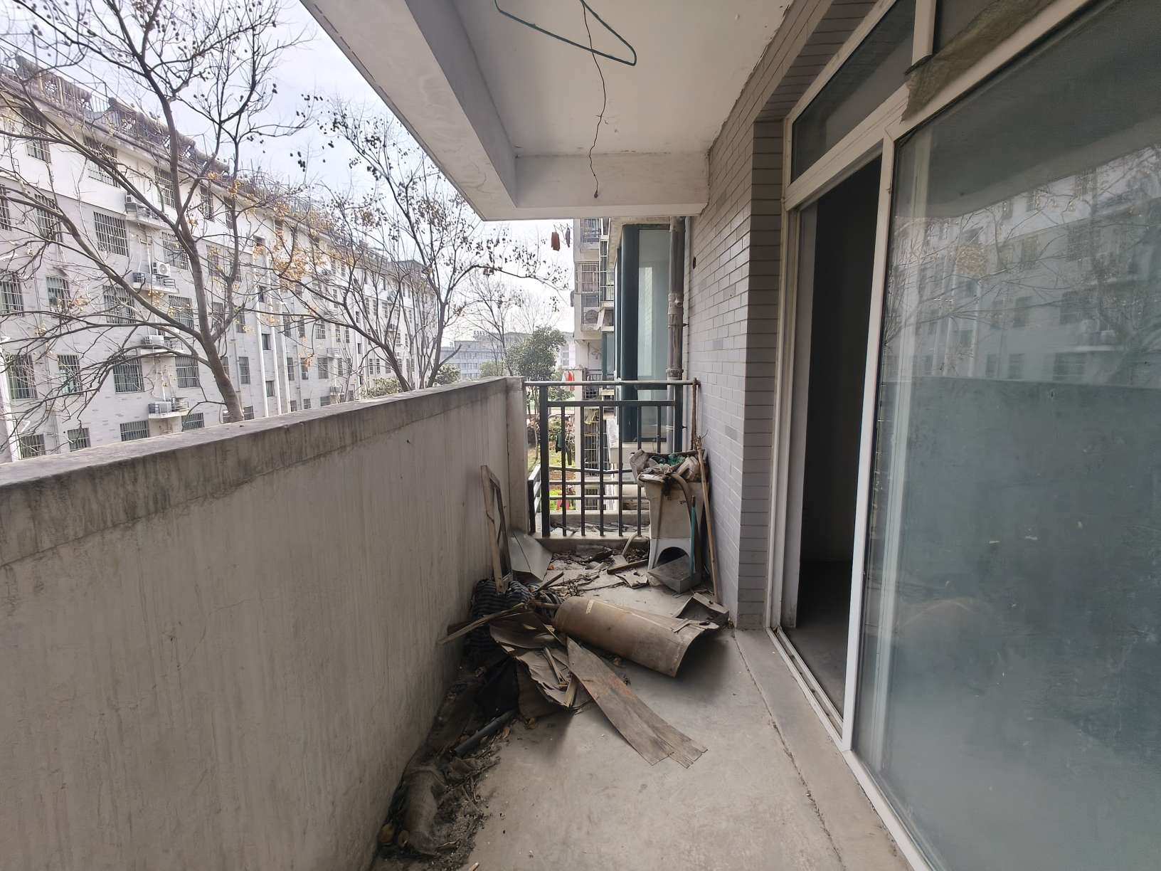 卧龙山庄西区 94平 南向三室 毛坯 交通便利配套全_14