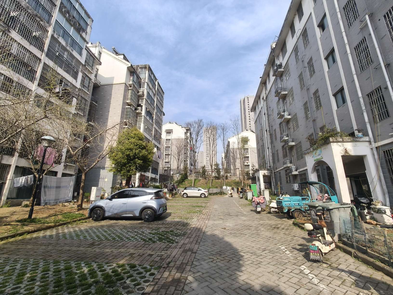 卧龙山庄西区 94平 南向三室 毛坯 交通便利配套全_20
