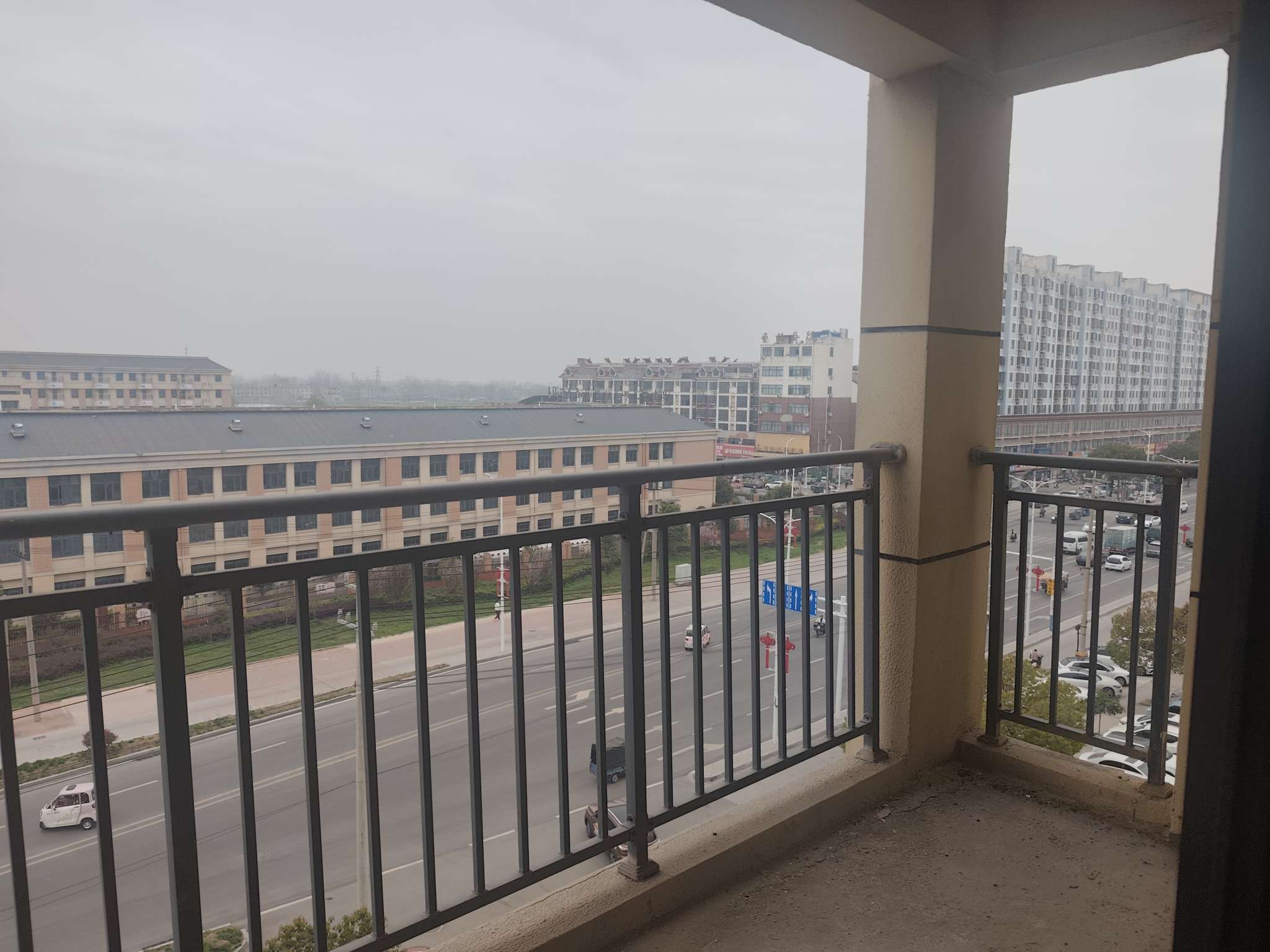 泰府名邸 100平 南向三室两厅 毛坯高楼层 随时看房_7