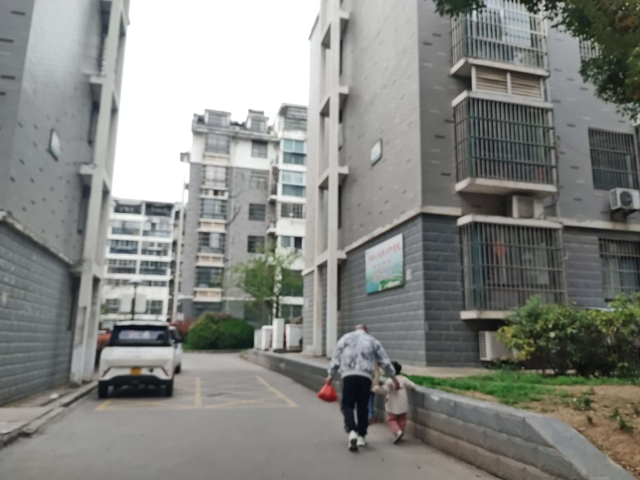 卧龙山庄精装修3室保持不错_24