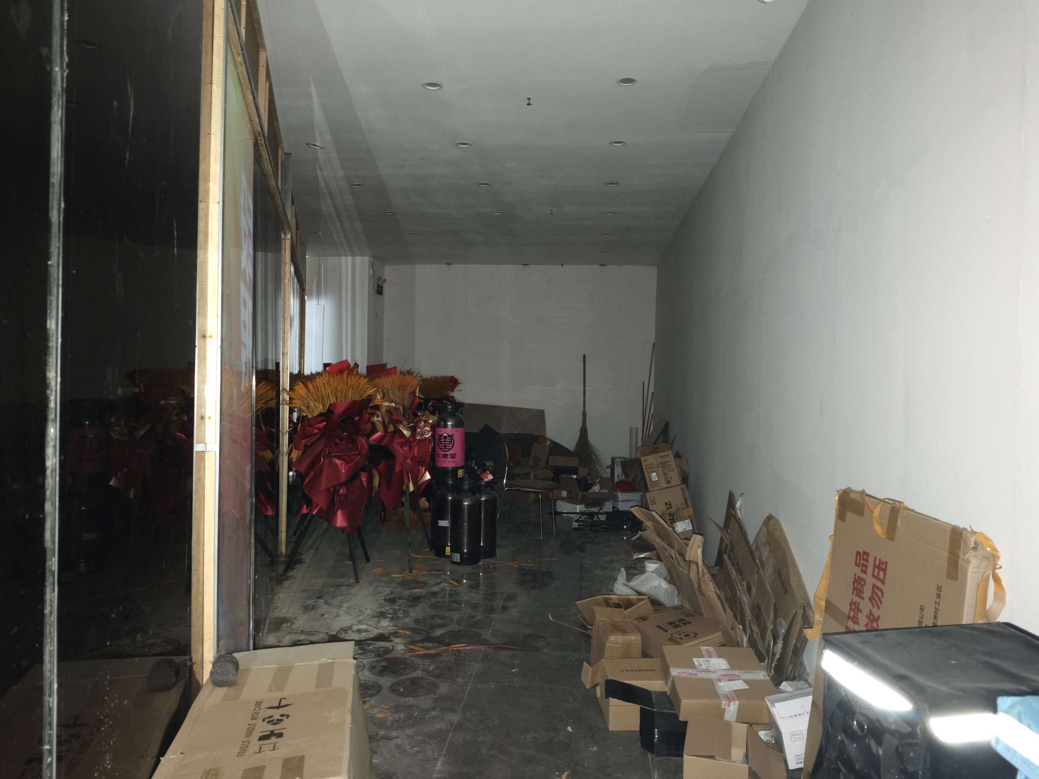 京澳广场 31平临街旺铺 优质地段 人流密集 毛坯出租_3