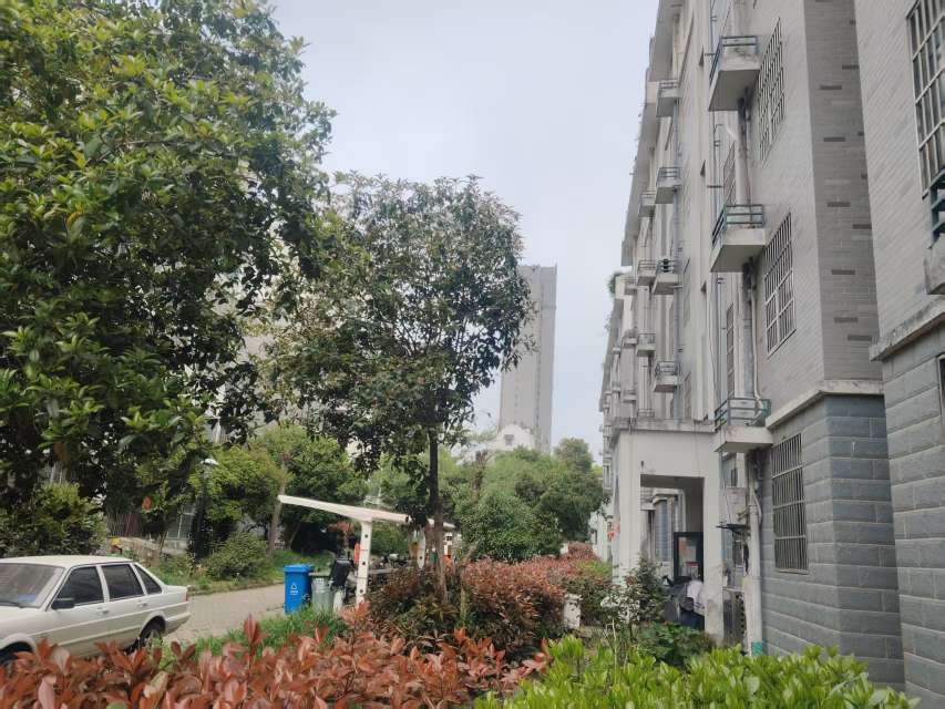卧龙山庄西区 90平 精装两室两厅 满两年 交通便利_12