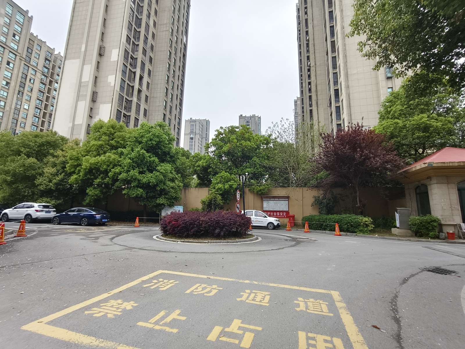 阳光欧洲城 120平 三室两厅 学区房 交通便利 普装出租_6