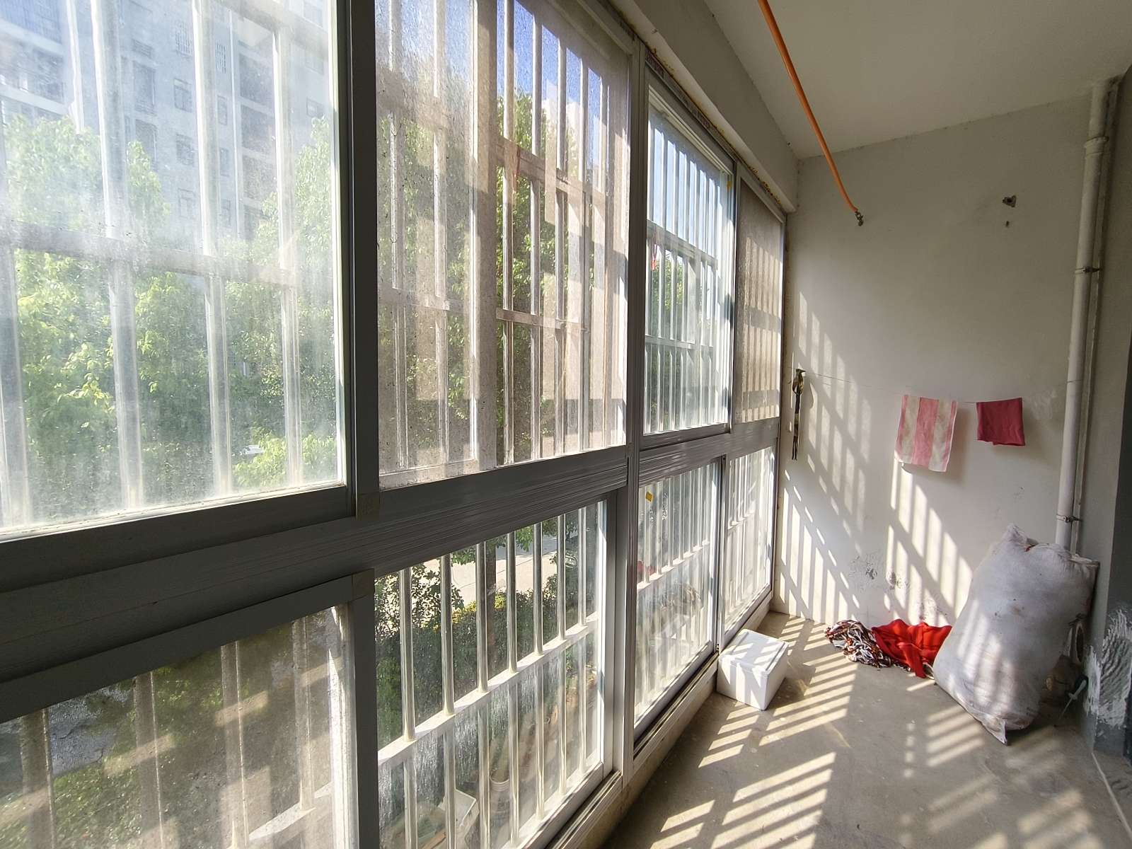衡安国际城 98平 朝南两室 满两年 交通便利_6