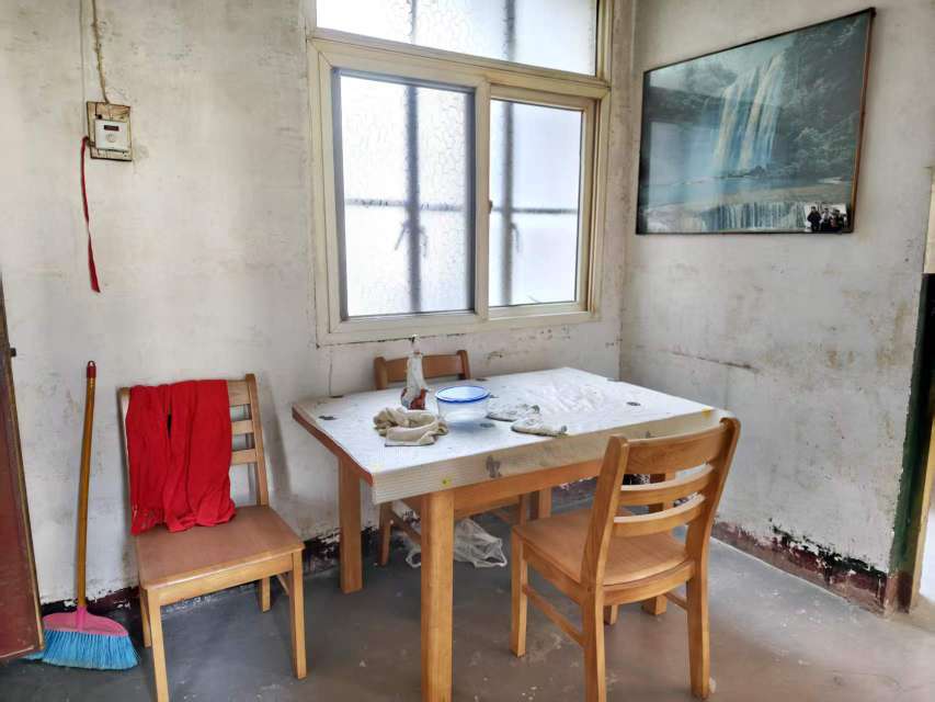铁路新村-南村 55平 三室一厅 简装出租 采光好 随时看房_3