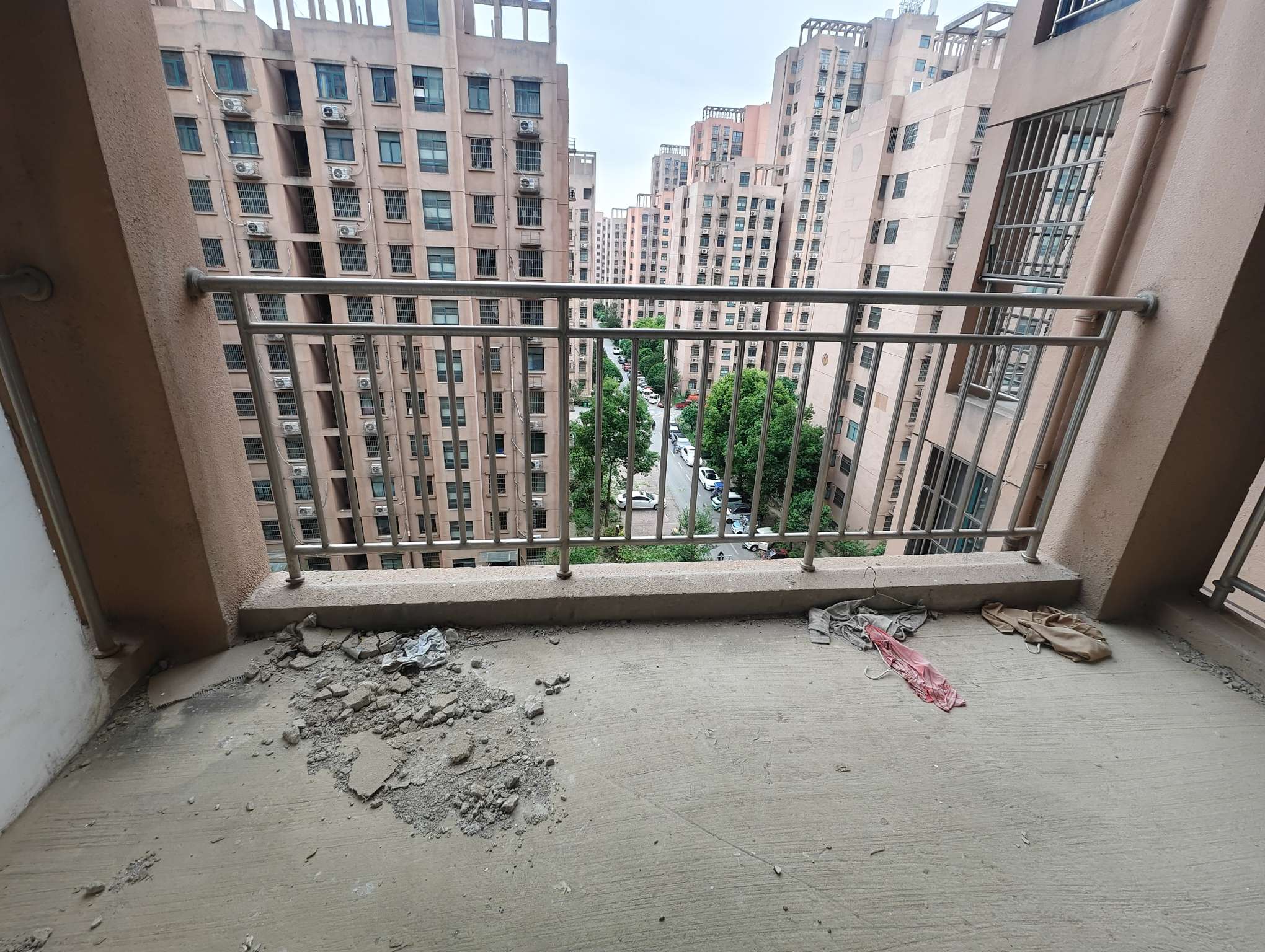 东津花园 102平 南北通透两室 毛坯 交通便利_6