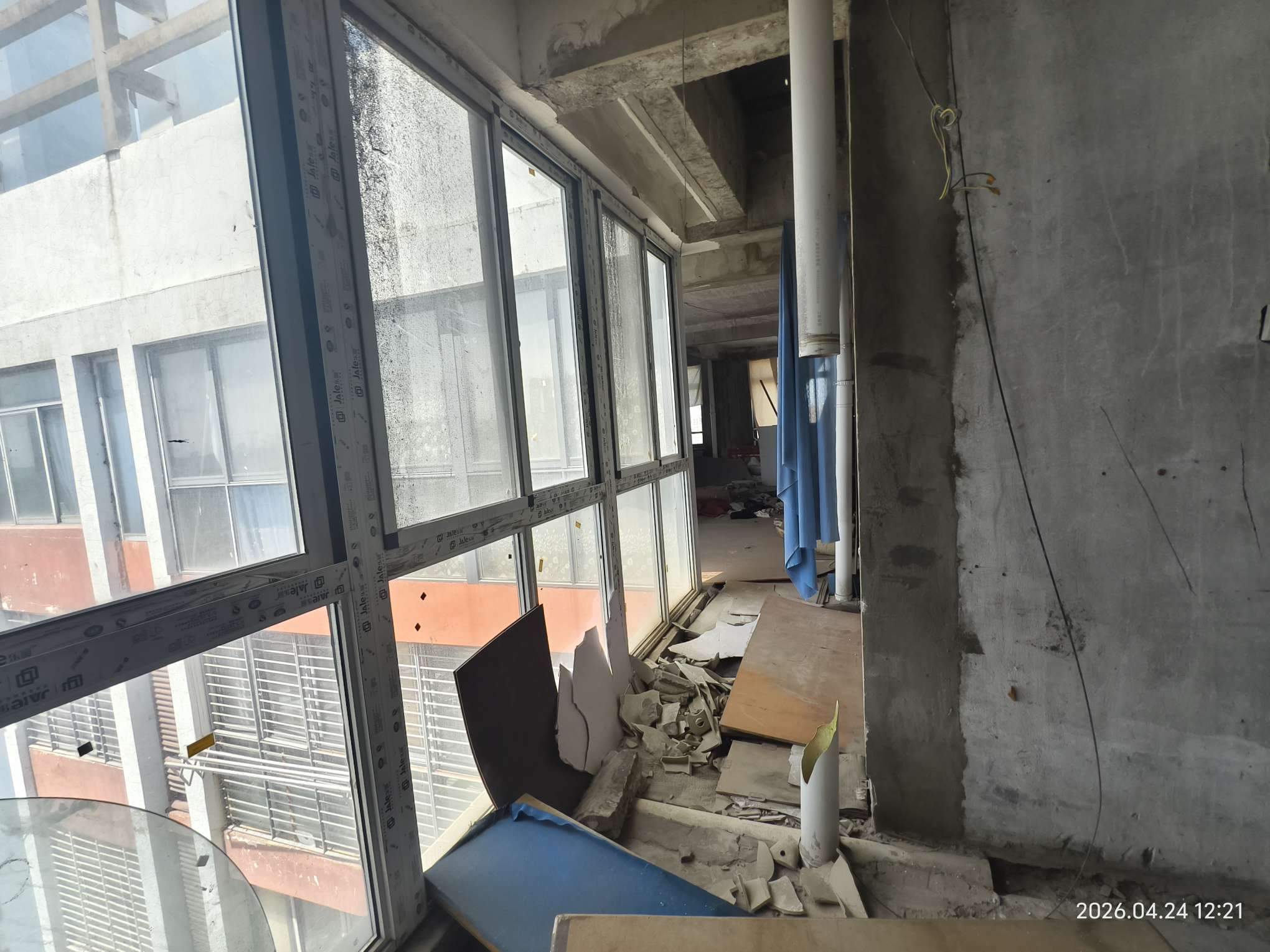 家乐福 98平 南向两室两厅 学区房 毛坯 随时看房_6