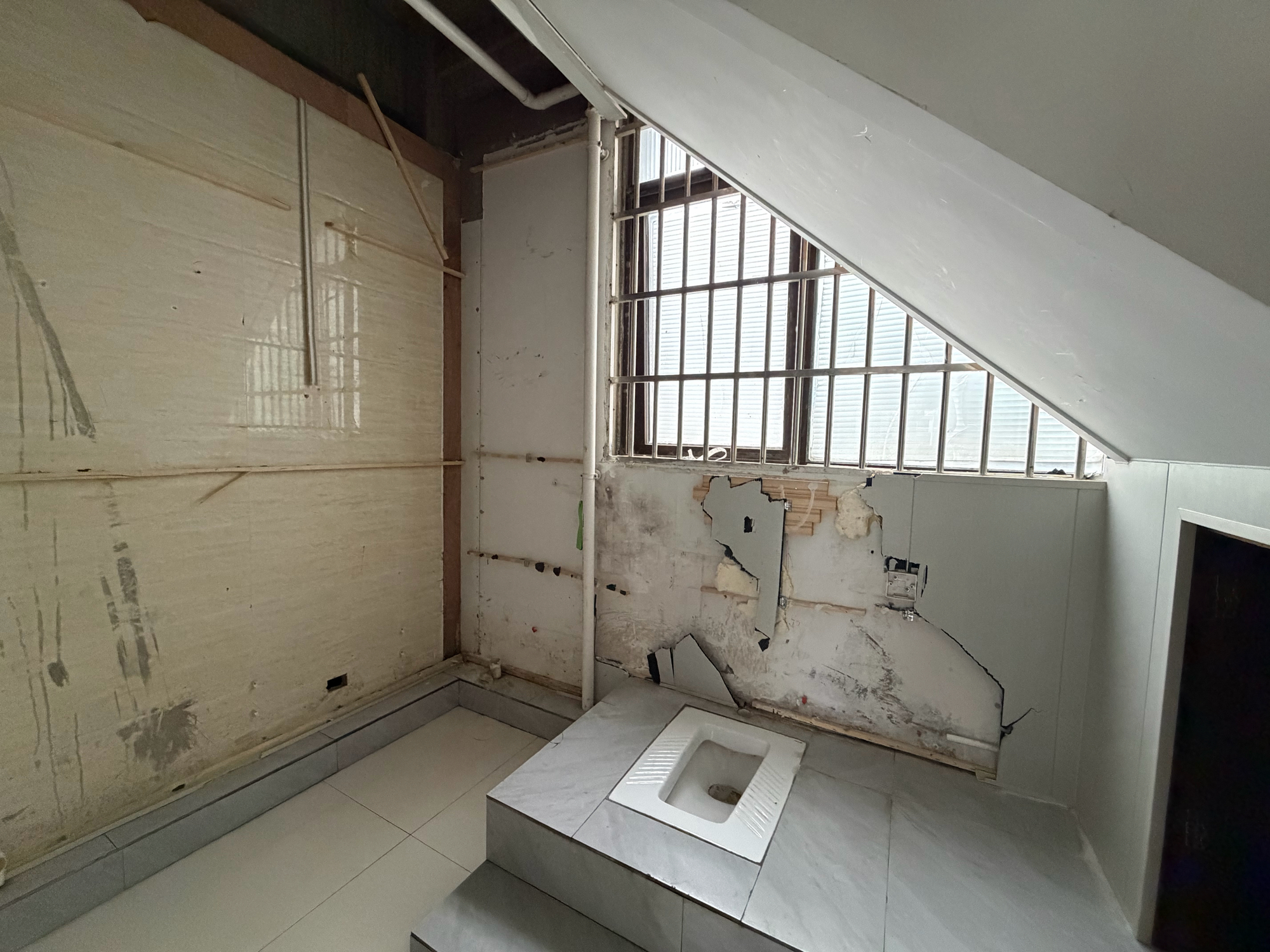 西湖天地 85平临街旺铺 交通要塞 有上下水带停车位_9