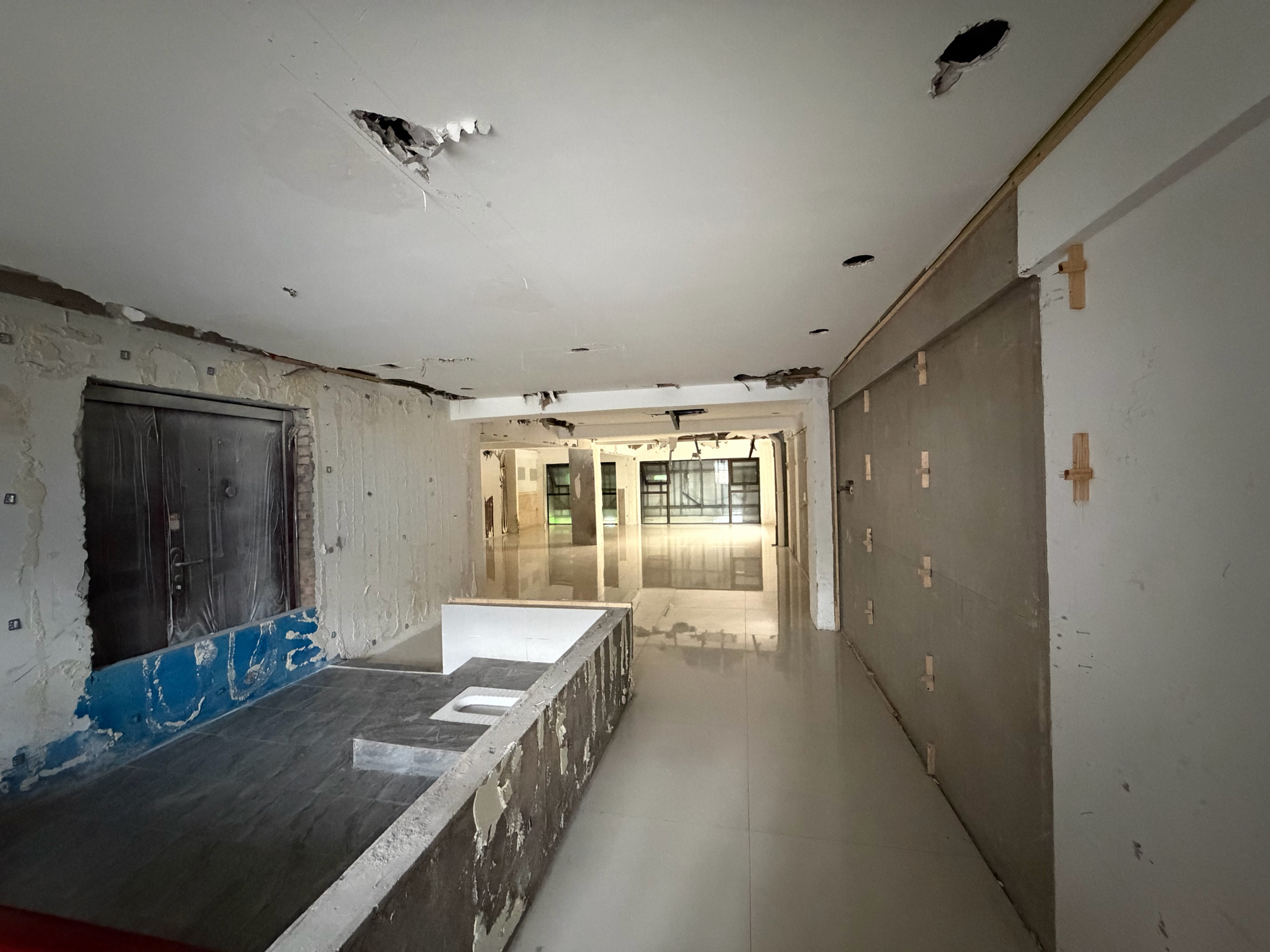 西湖天地 85平临街旺铺 交通要塞 有上下水带停车位_7