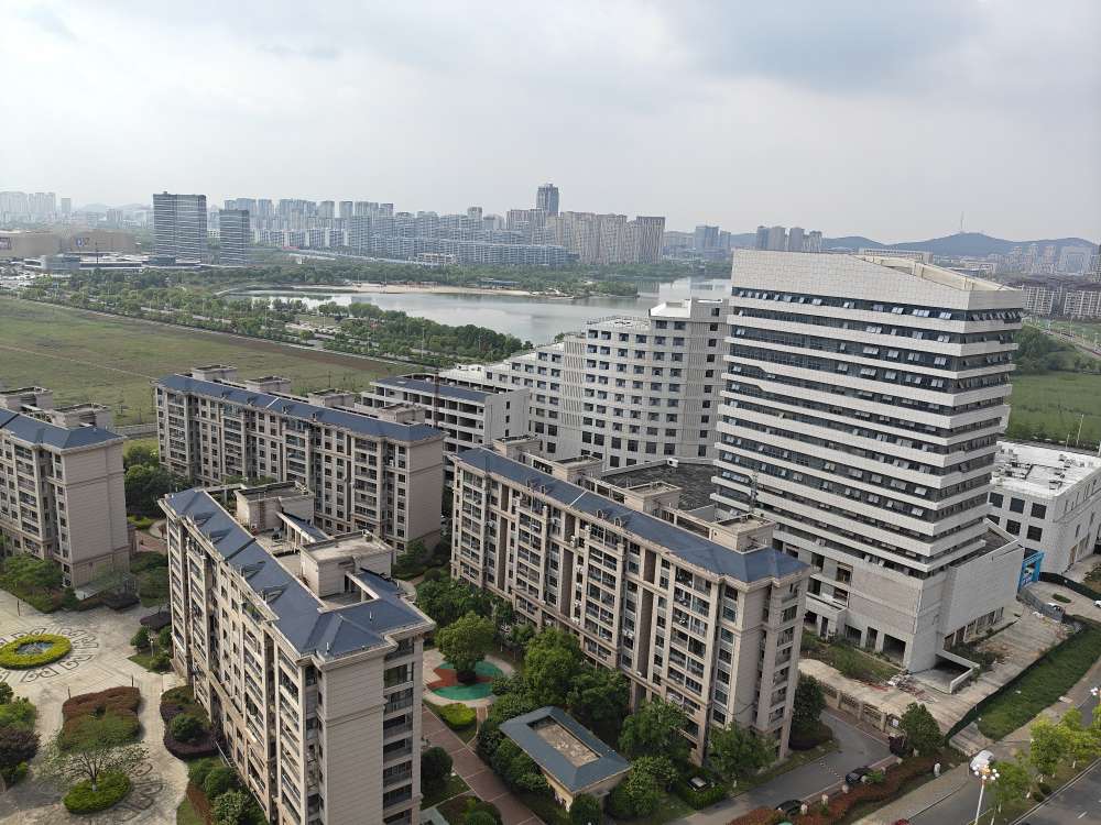 中央公园附近 龙成奥三期毛坯三房出售_8