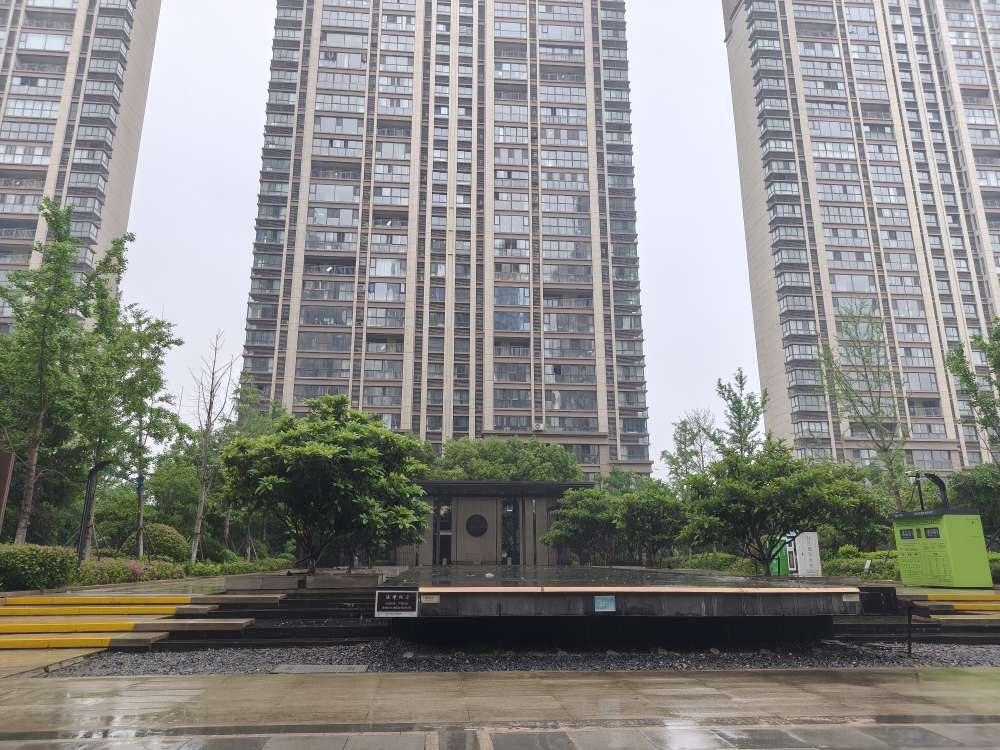 新城悦府二期 108平 三室二厅 满两年 毛坯房 学区房_10