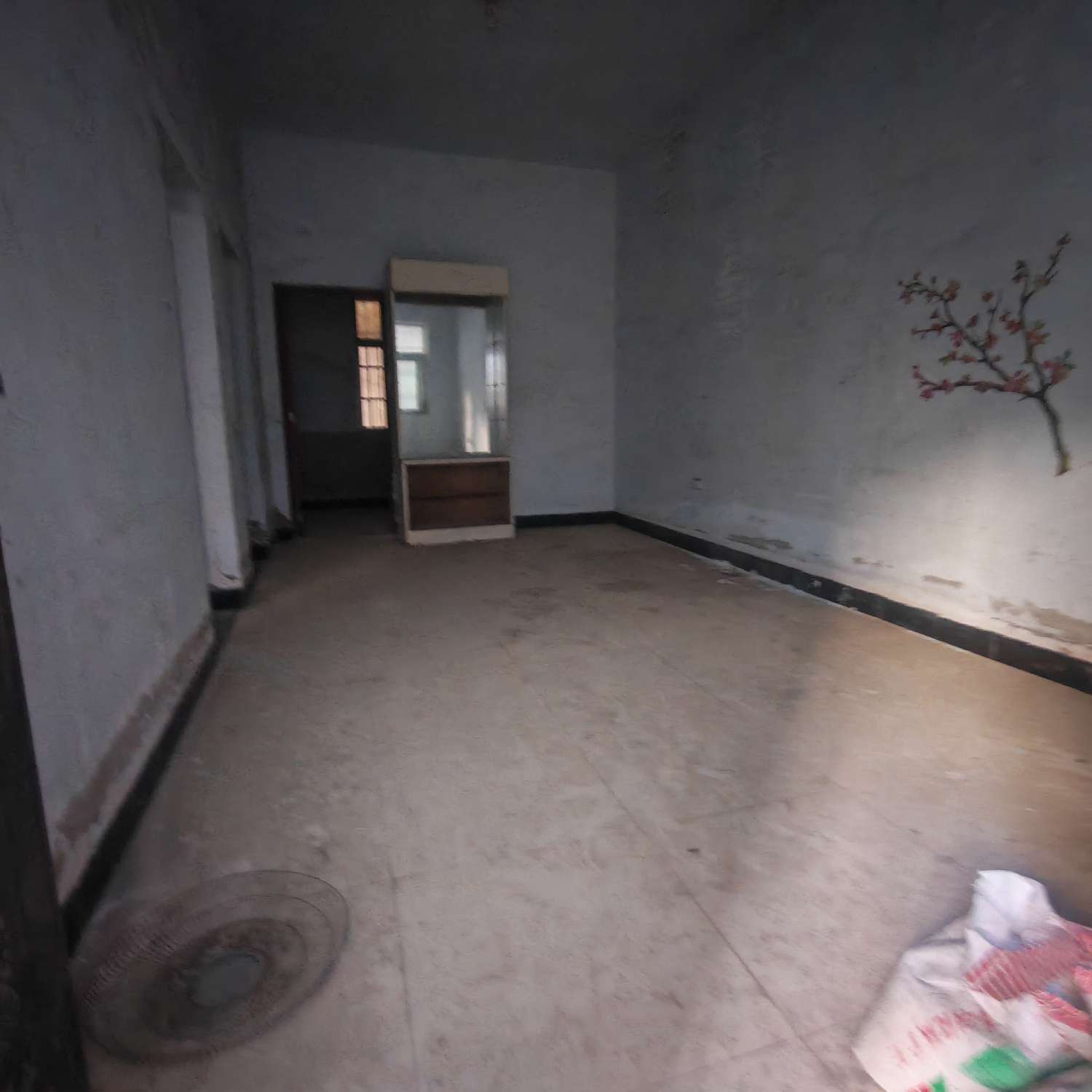 中央花园 200平 四室一厅 交通便利 配套齐全_2