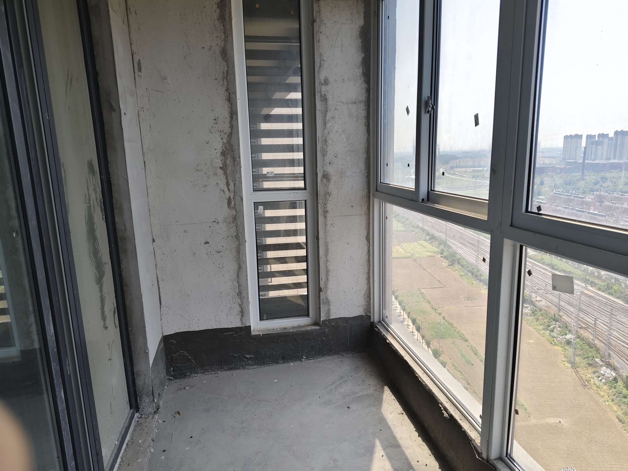网云小镇 102平三室一厅 南向毛坯 学区房环境好_7