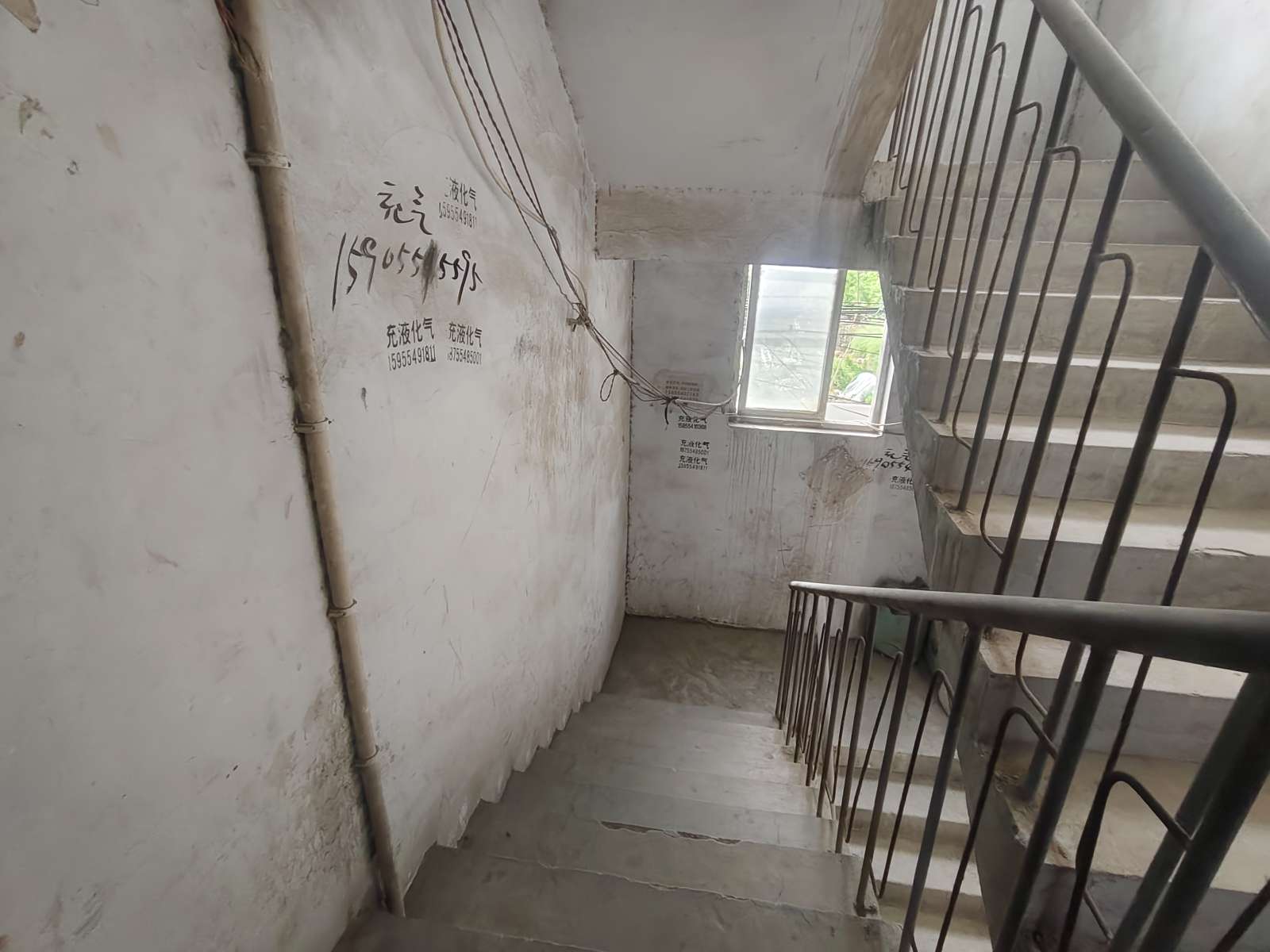 滨河小区 95平 南向两室一厅 交通便利学区房 简装随时看房_8
