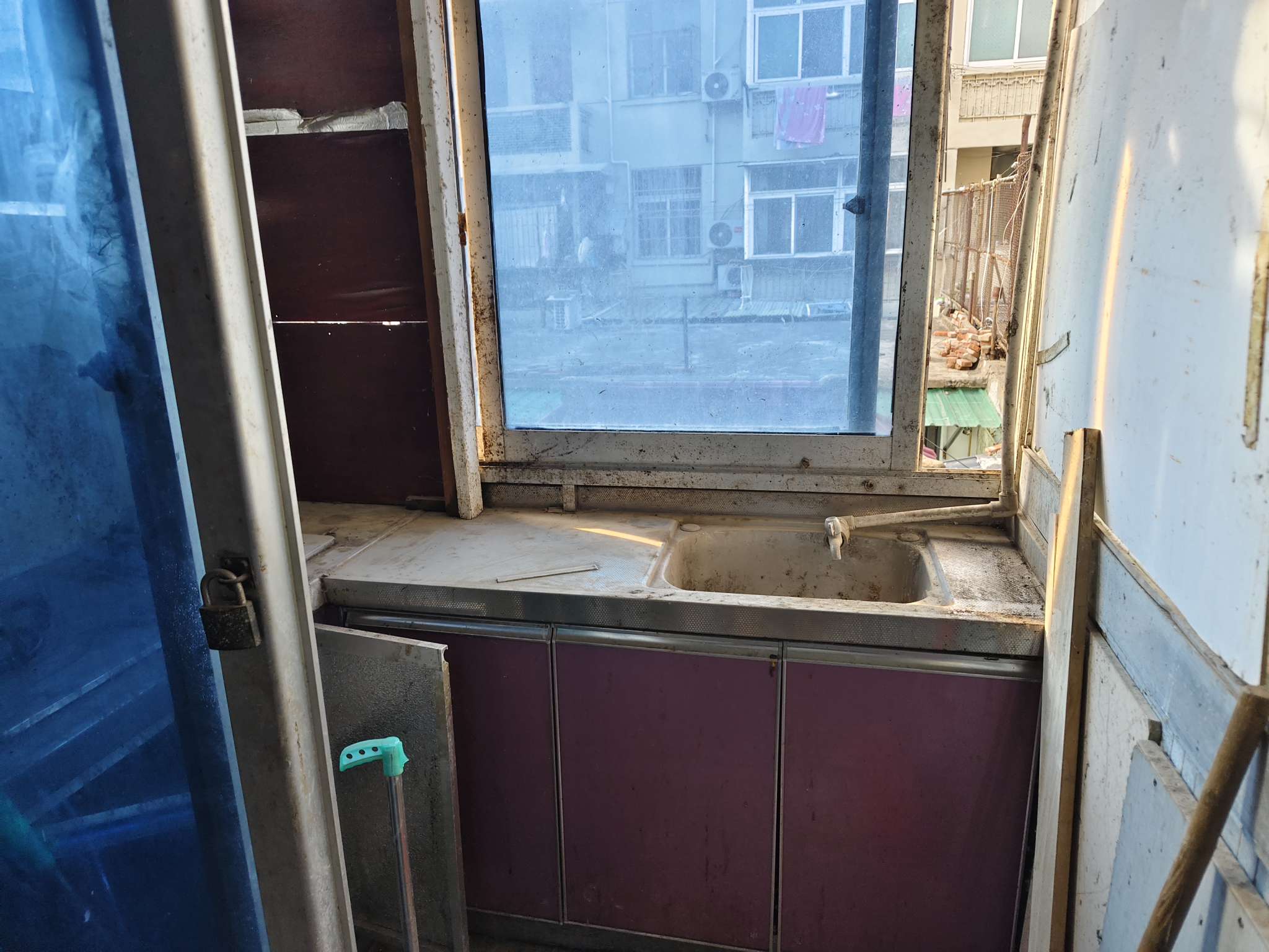 洞泉小区 40平 南向一居室 满两年 交通便利环境好_6