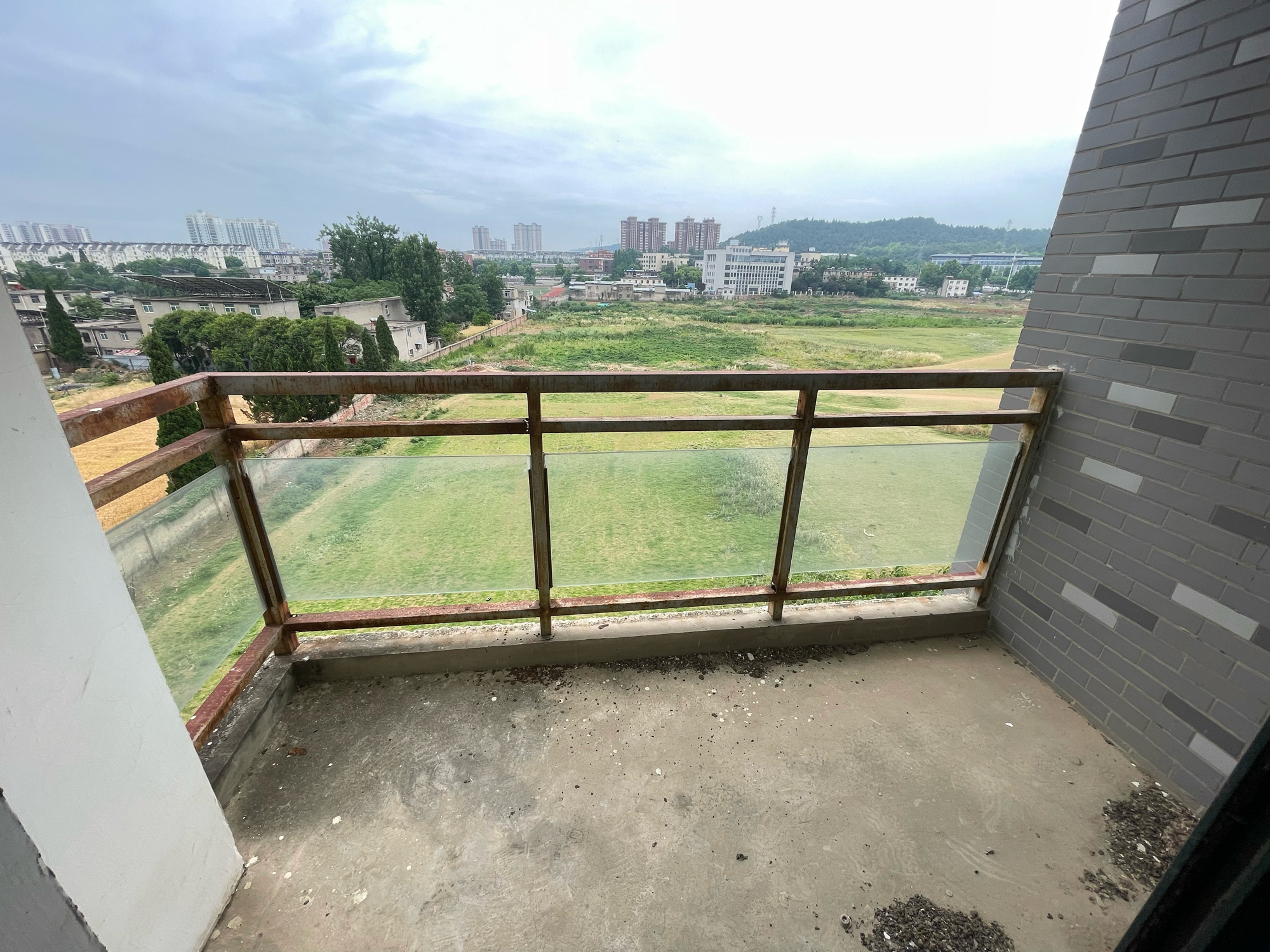 八公山新村H区 70平 南向两室一厅 毛坯 随时看房_8