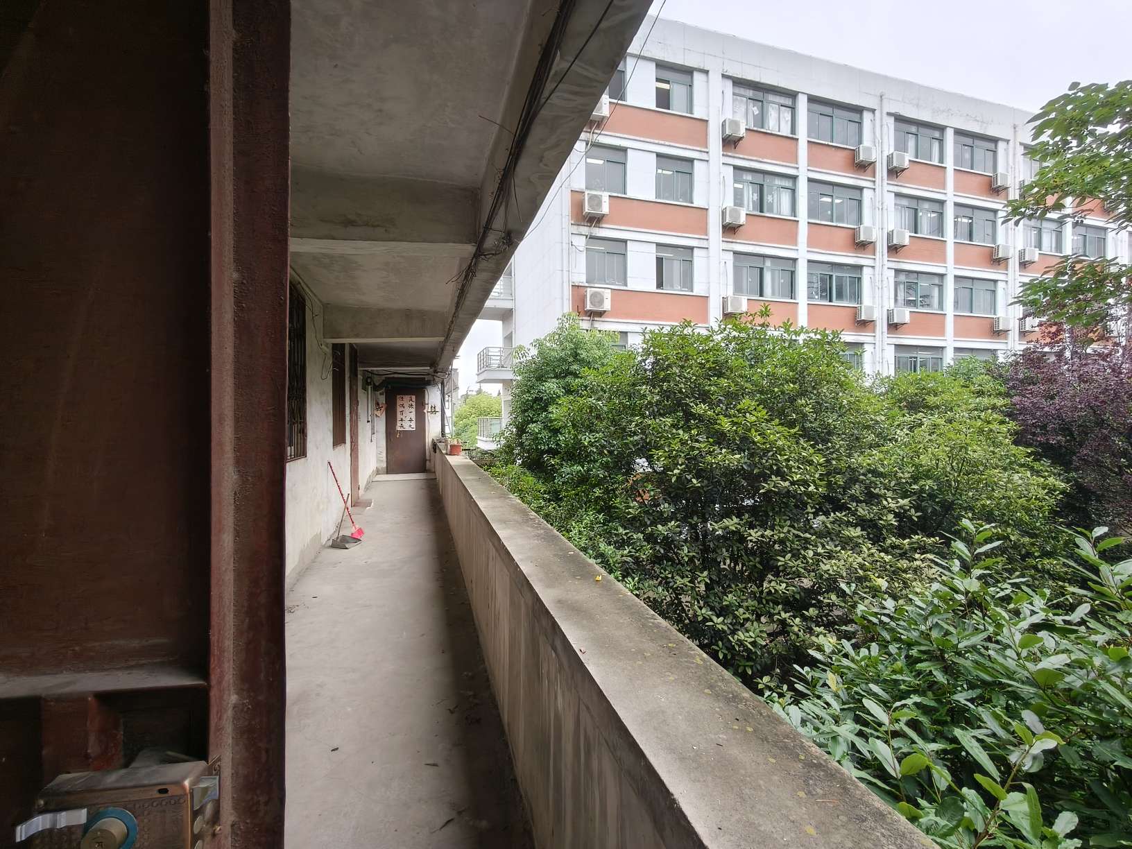 二十一中家属楼 65平 两室一厅 交通便利学区房 简装出租_9