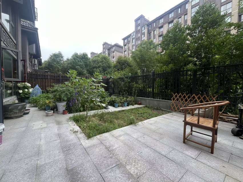 南山院一楼带院子 房东诚心出售_12