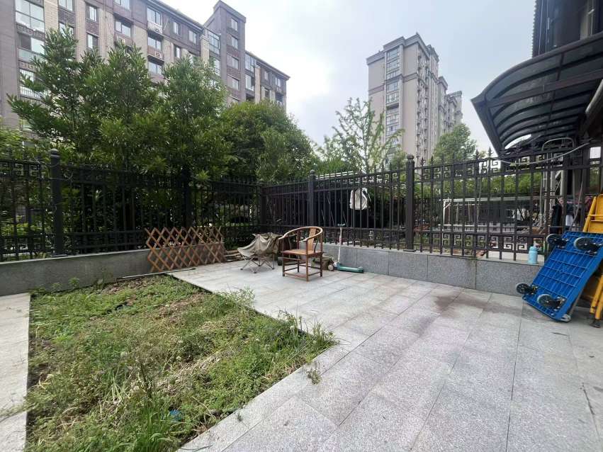 南山院一楼带院子 房东诚心出售_11