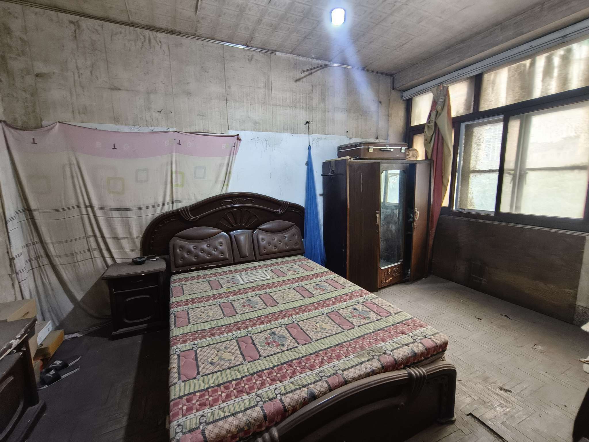 文明小区三角花园 68平 两室一厅 简装出租 随时看房_2
