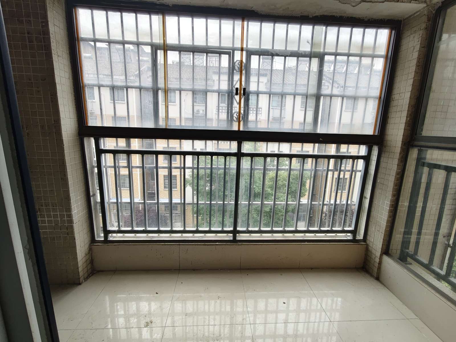 瀚城一期 83平 两室两厅 交通便利 简装出租 随时看房_5