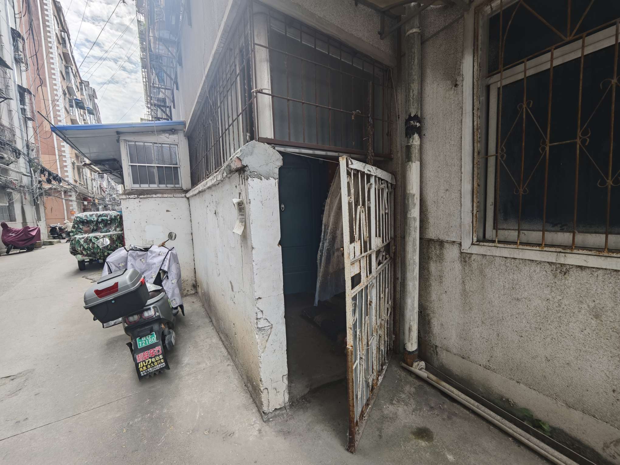 柏郢小区多层一楼2室1厅简装出售_9