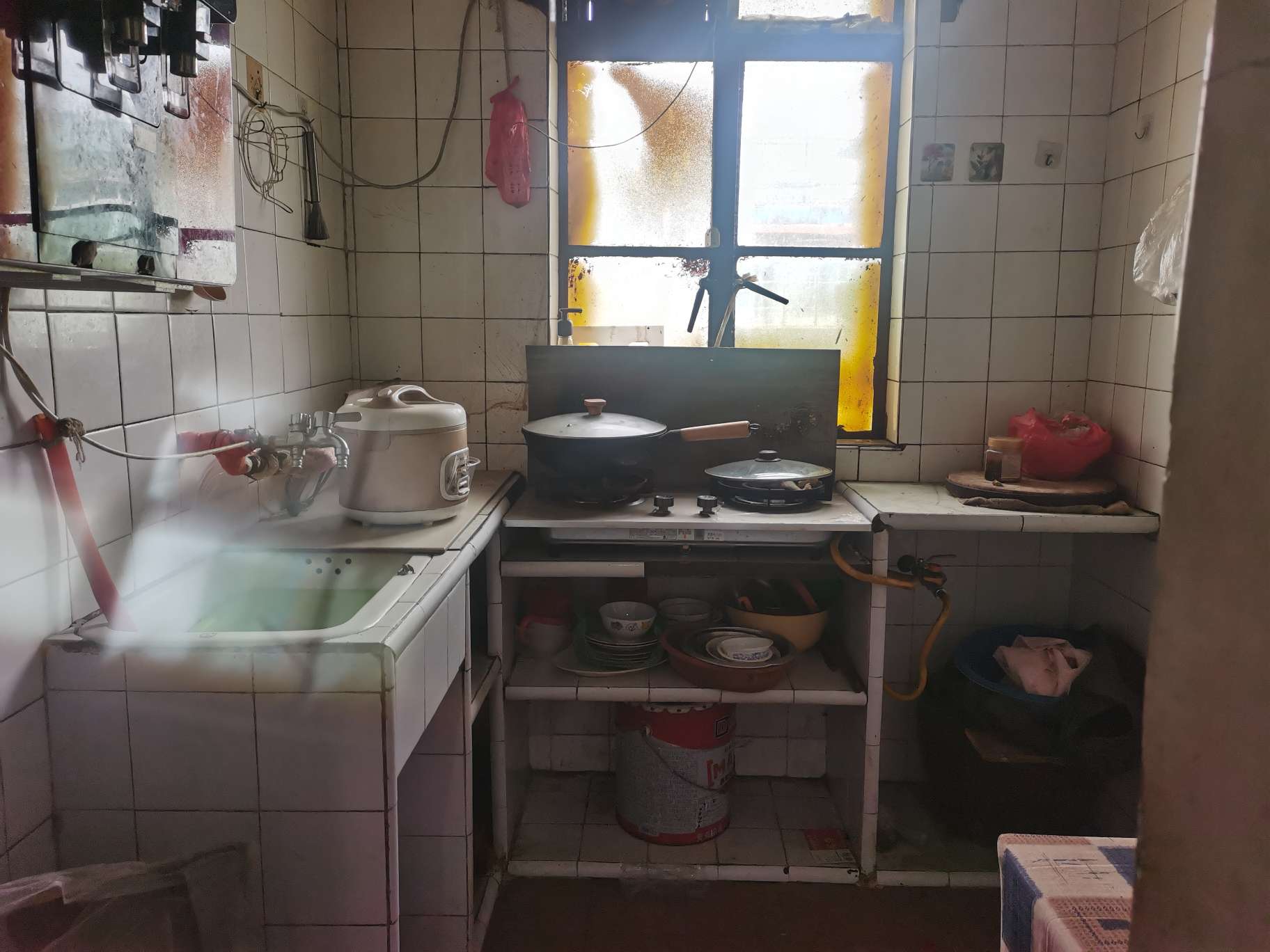 白云小区 60平 南向三室一厅 简装好房 月租300_5