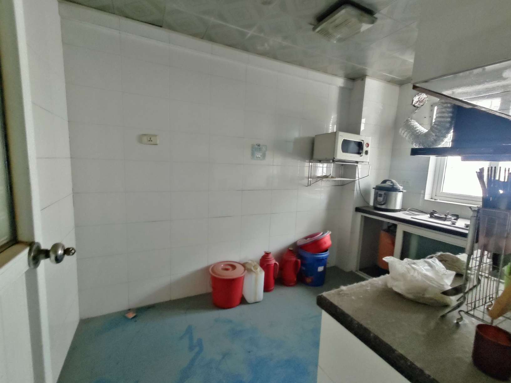 新香港街 150平 南向三室两厅 交通便利学区房 普装出租_9