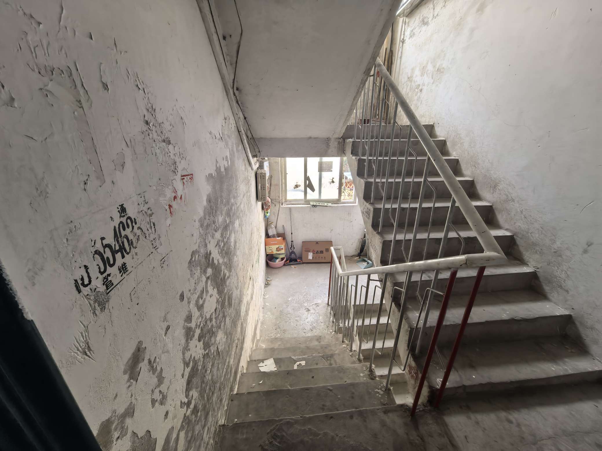 滨河小区 86平 南向两居 简装出租 配套齐全 购物便捷_8