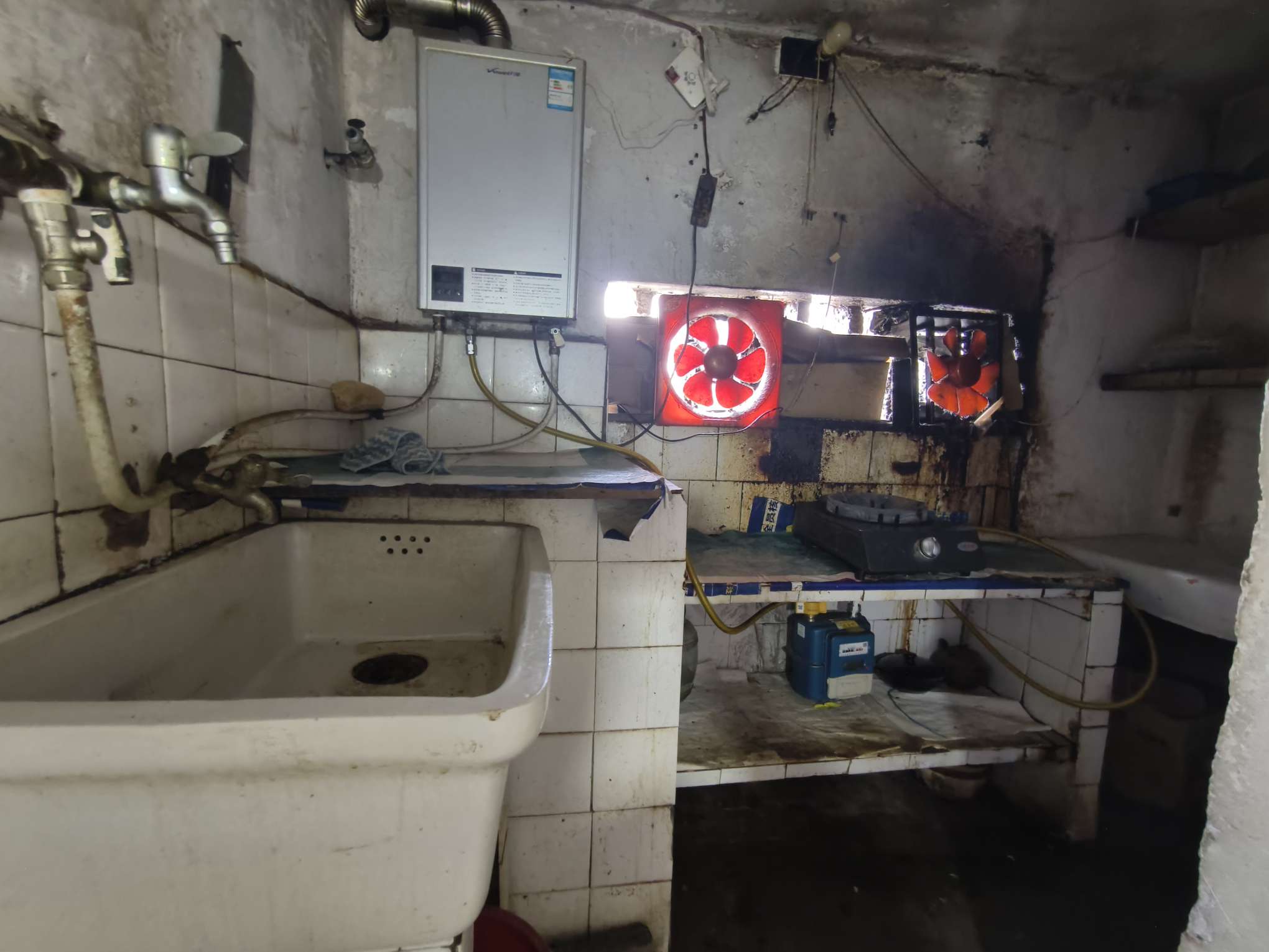 基建村3室1厅简装出售学区房_11