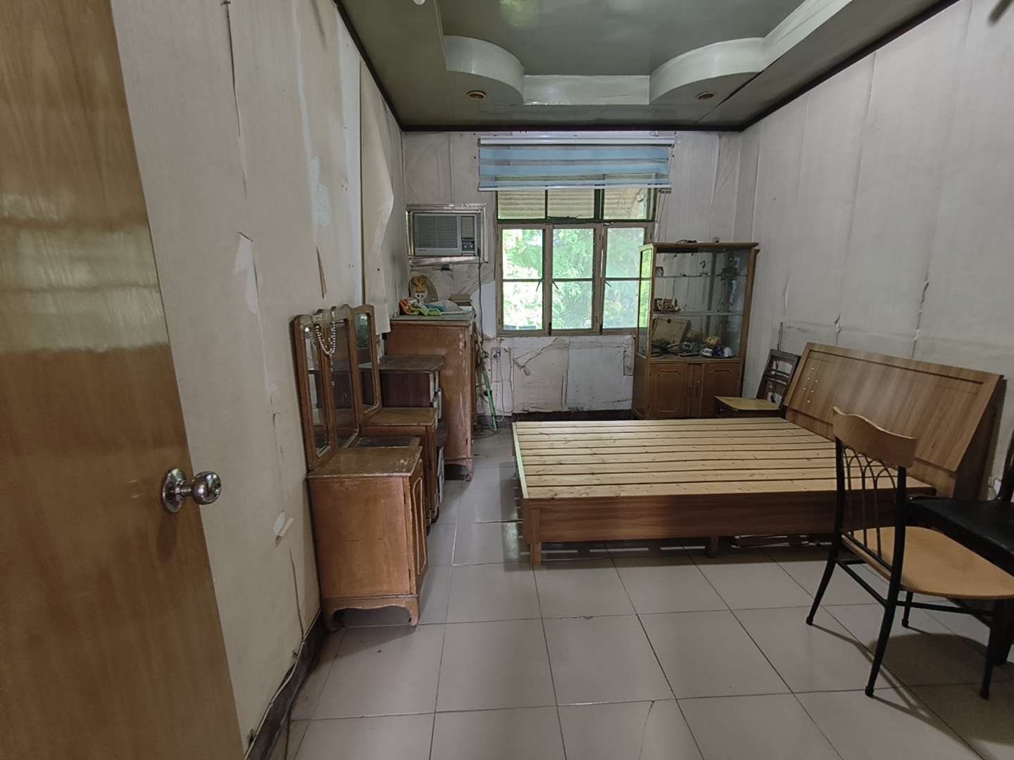 基建村3室1厅简装出售学区房_6