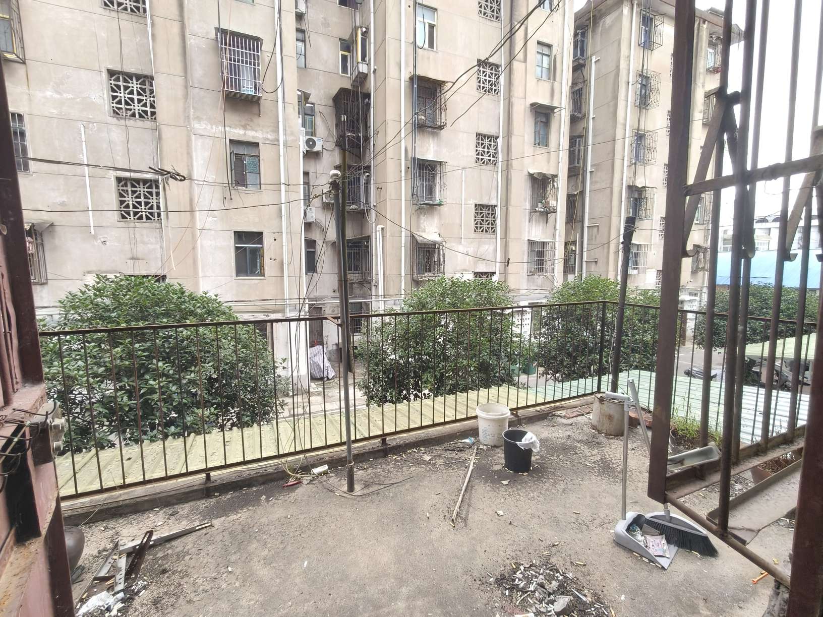 两房出租简单装修提前预约_9