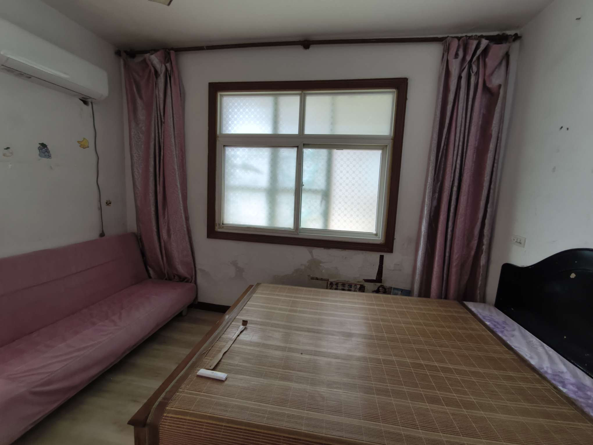 洞泉小区两室家具家电齐全吉房出租_4