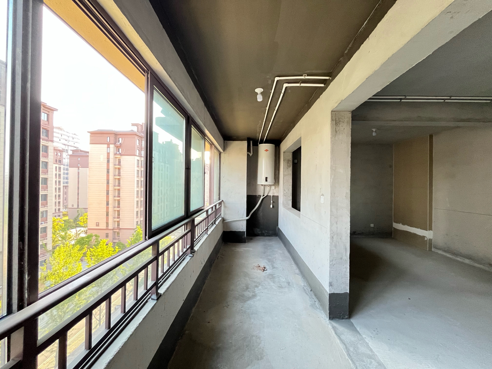 北大学府 110平 三室两厅 南向采光好 学区房 毛坯_3