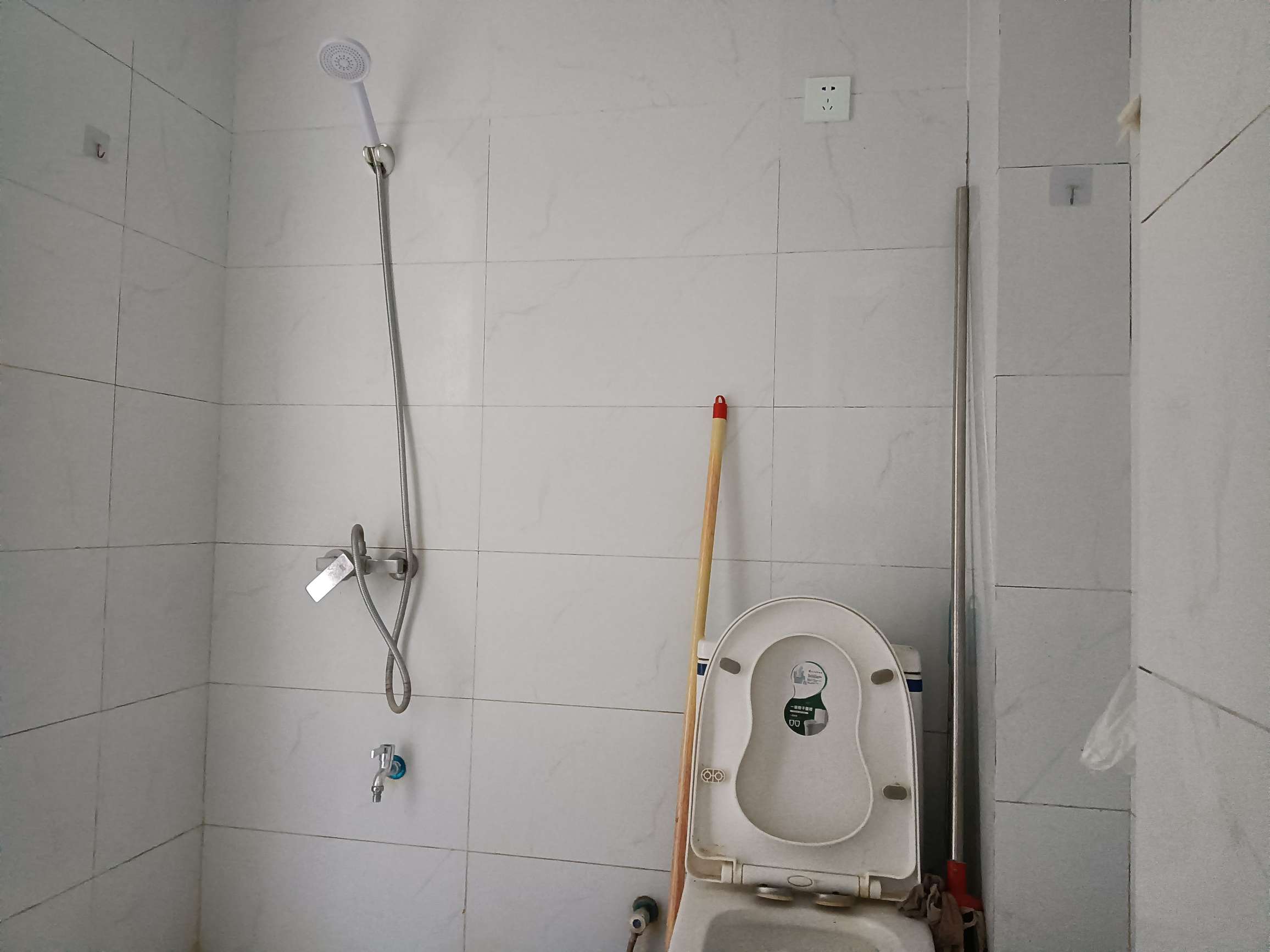 西湖春天 3室2厅 简单装修 诚心出租 _13