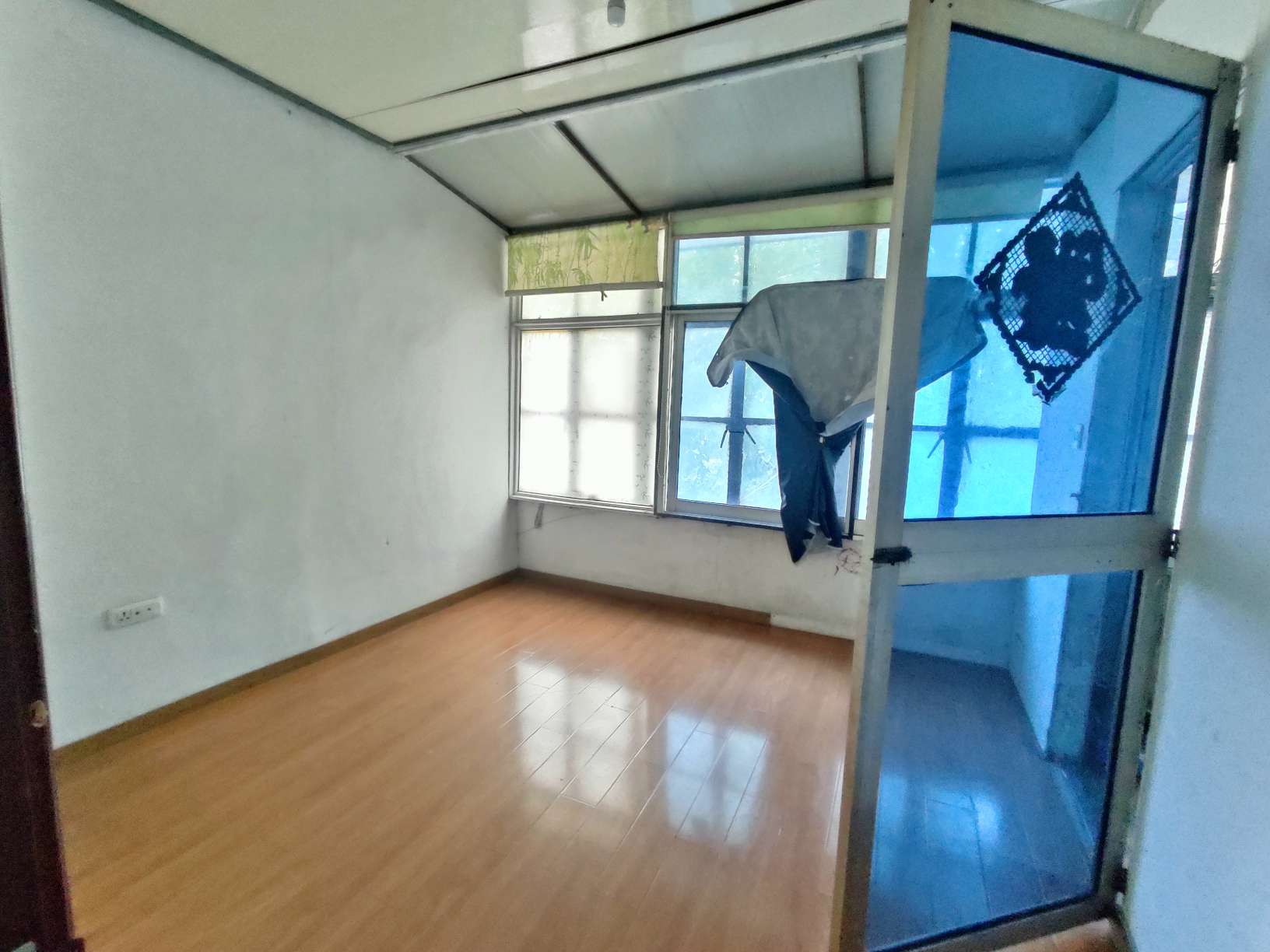 文明小区三角花园 50平 南向一室一厅 交通便利 简装出租_4