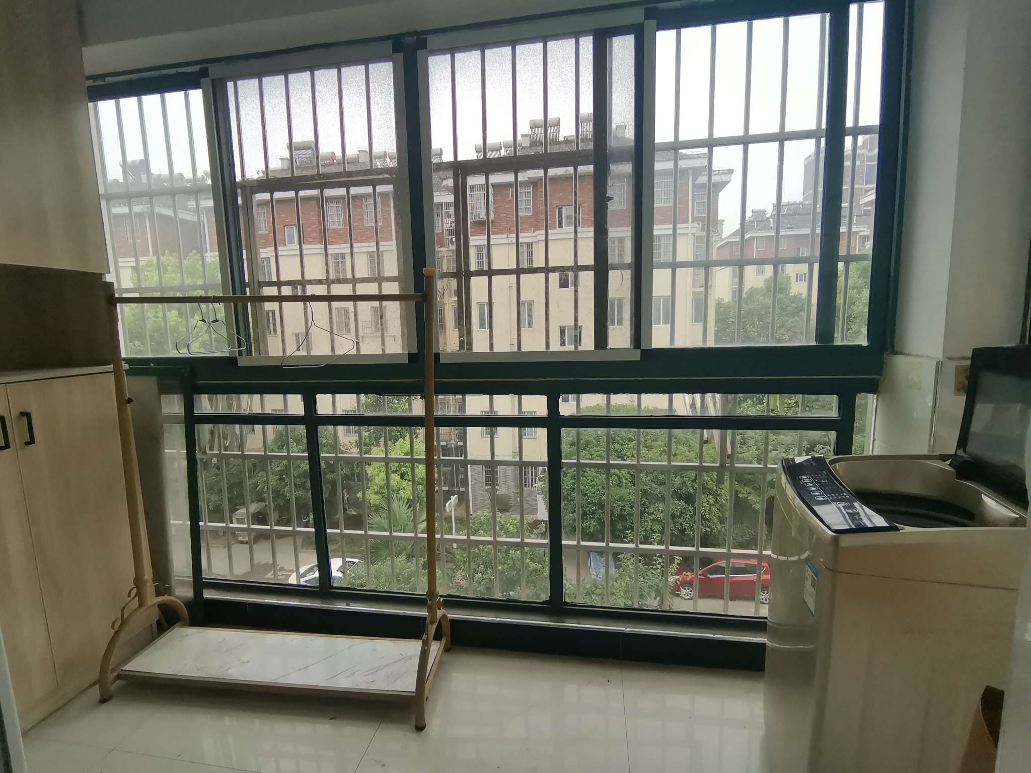 金丰易居三期精装三房出租，地段繁华，交通便利_5