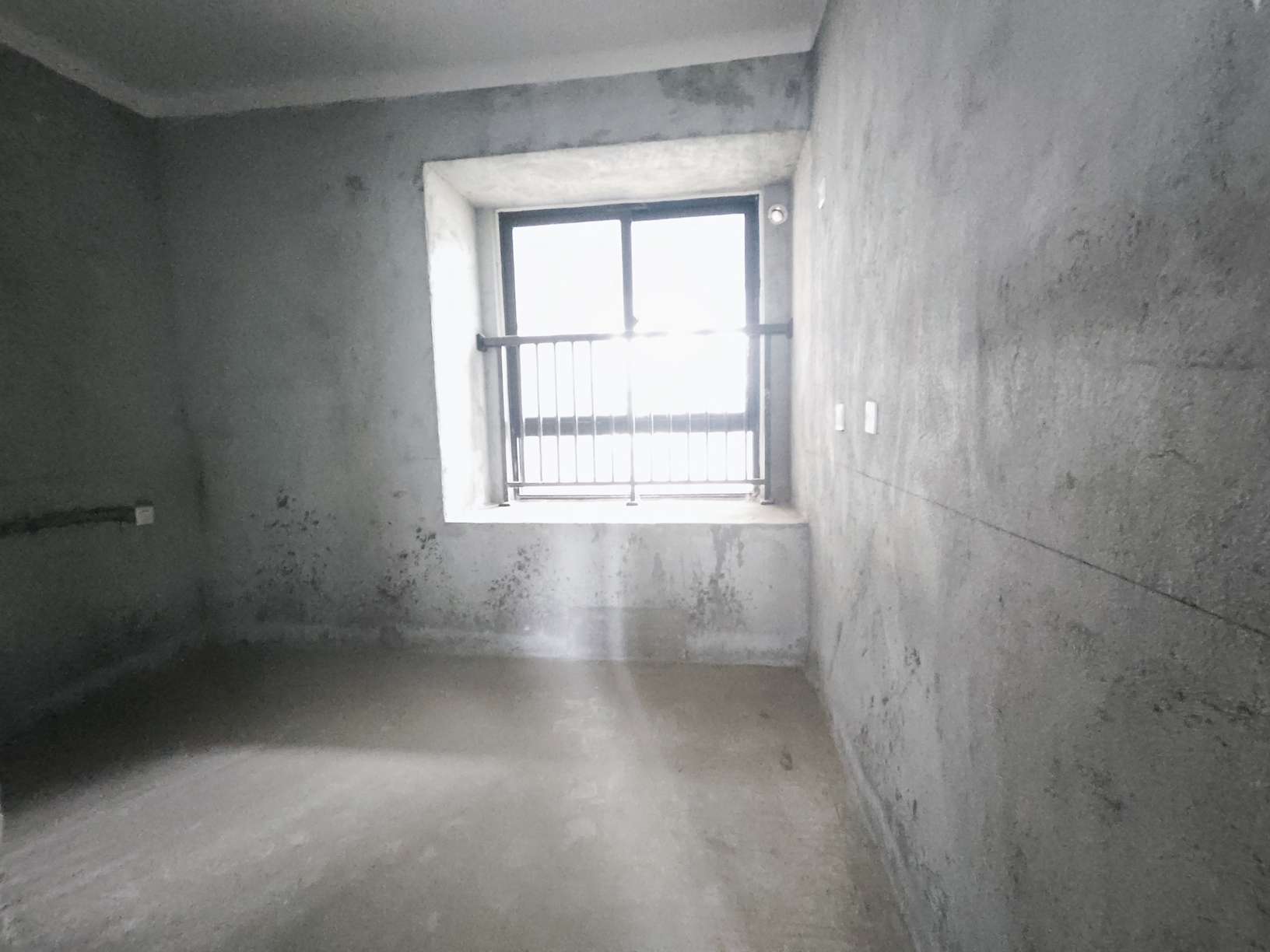 鼎元世家 104平 三室两厅 学区房 采光好 毛坯交付_2