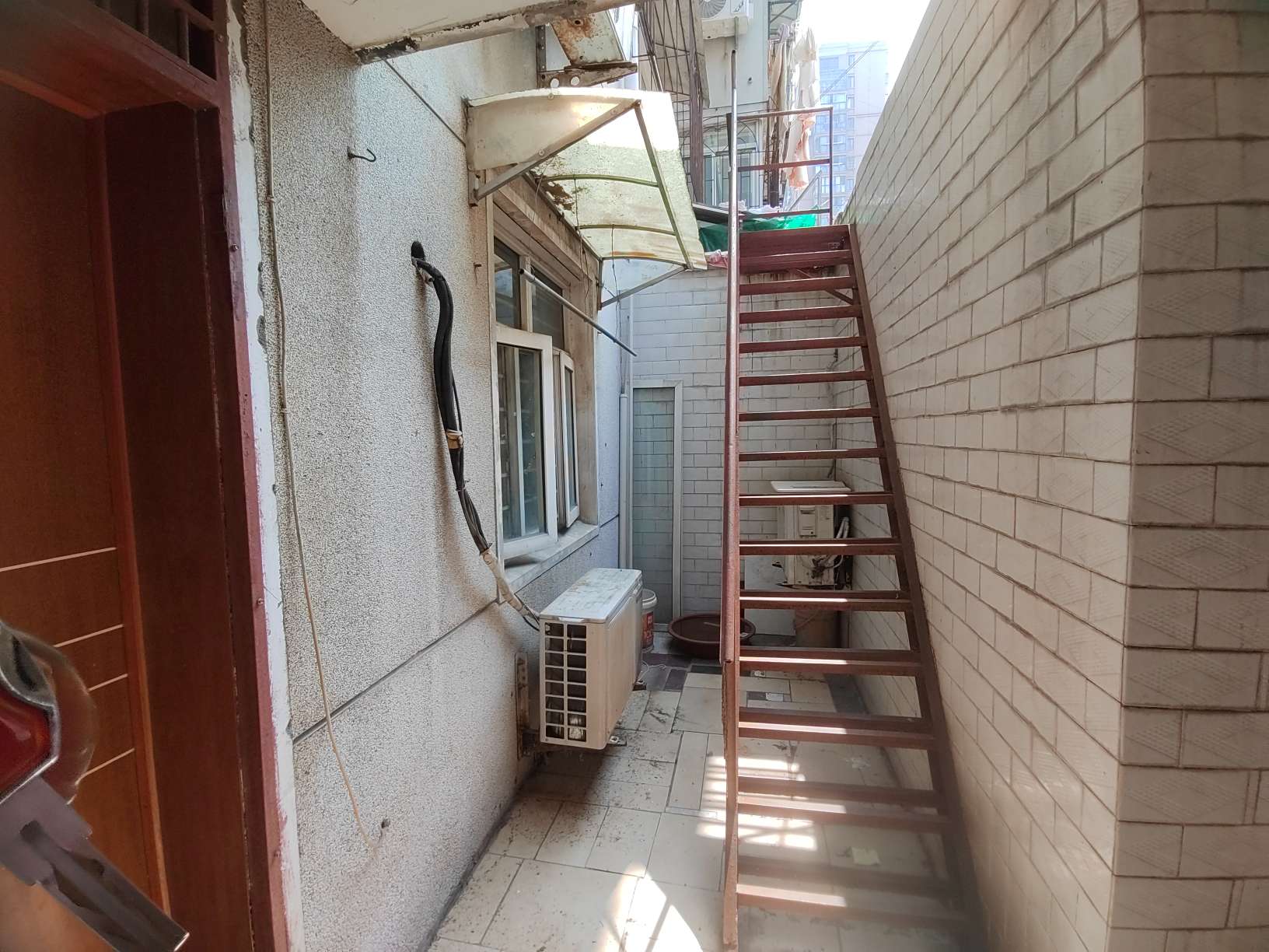 华声苑 68.47平 两室一厅 院子开门，自建房，平台，学区房 交通便利 简装出售_7
