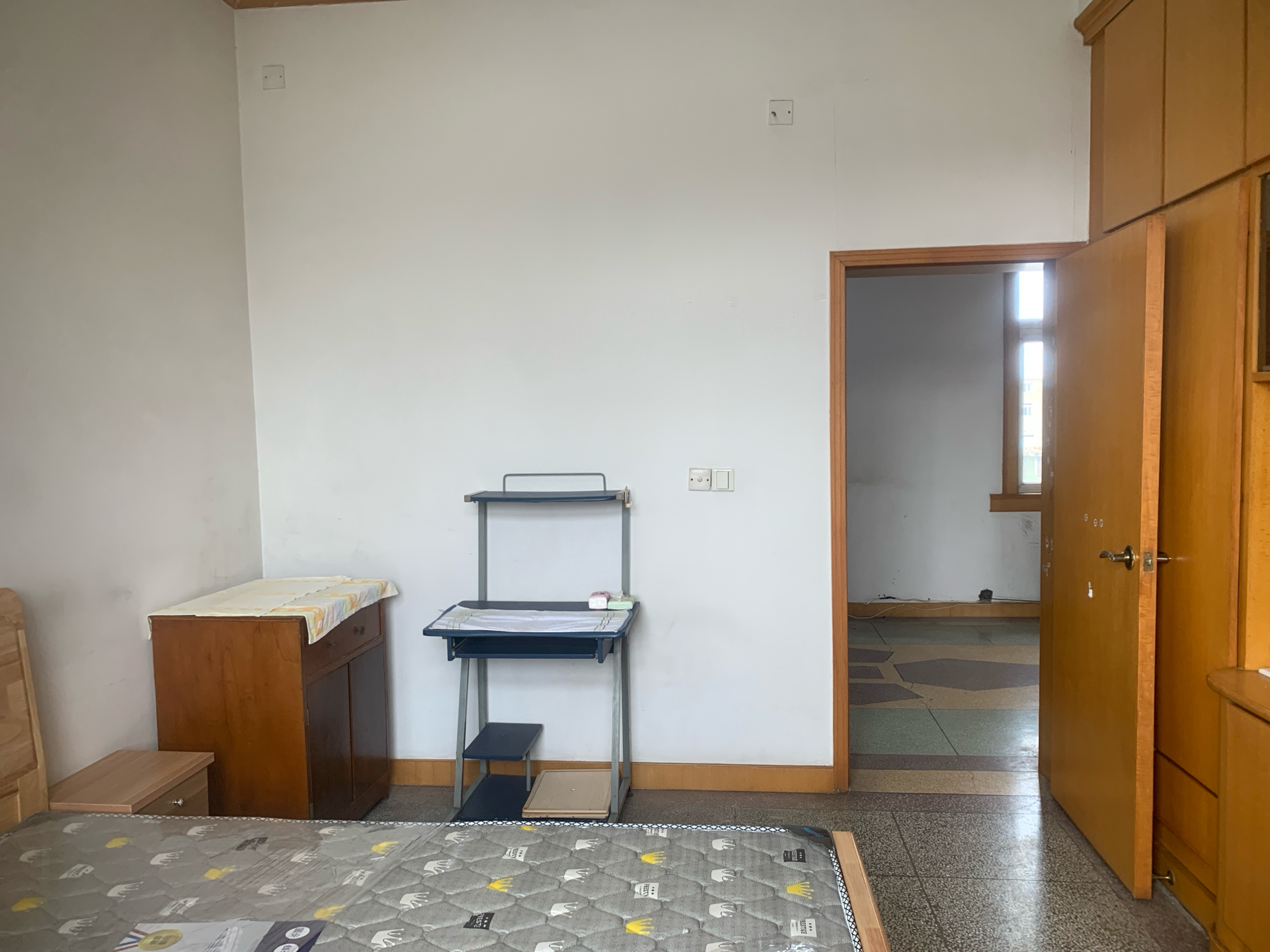 法院小区 66平 两室一厅 单价仅2272元/平 学区房配套齐全_2